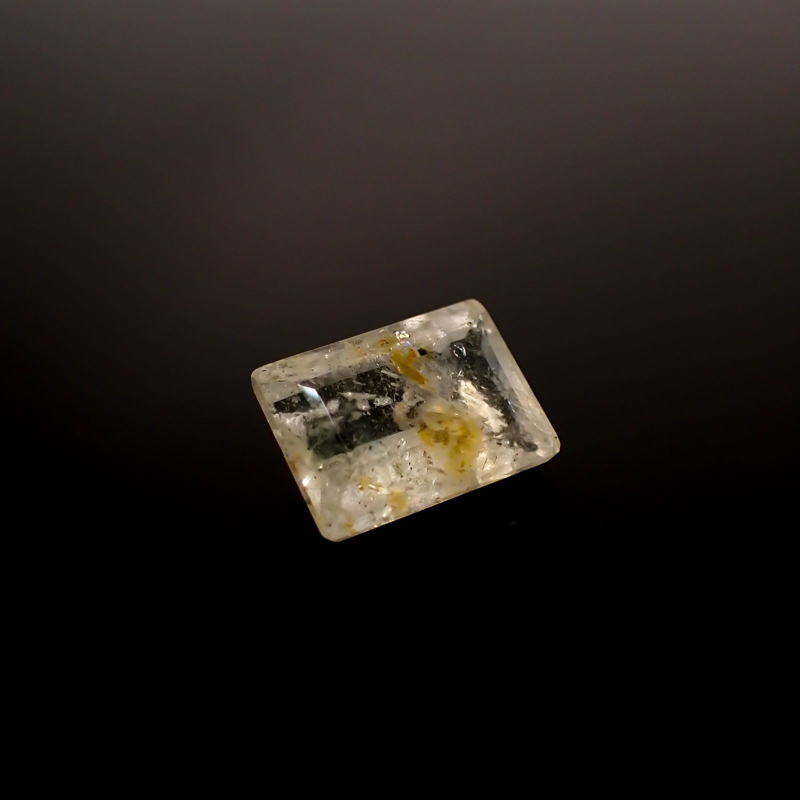 オーロラアクアマリン(宝石名アクアマリン) ブラジル産 3.07ct 識別済[210812714]10.7×7.6mm前後