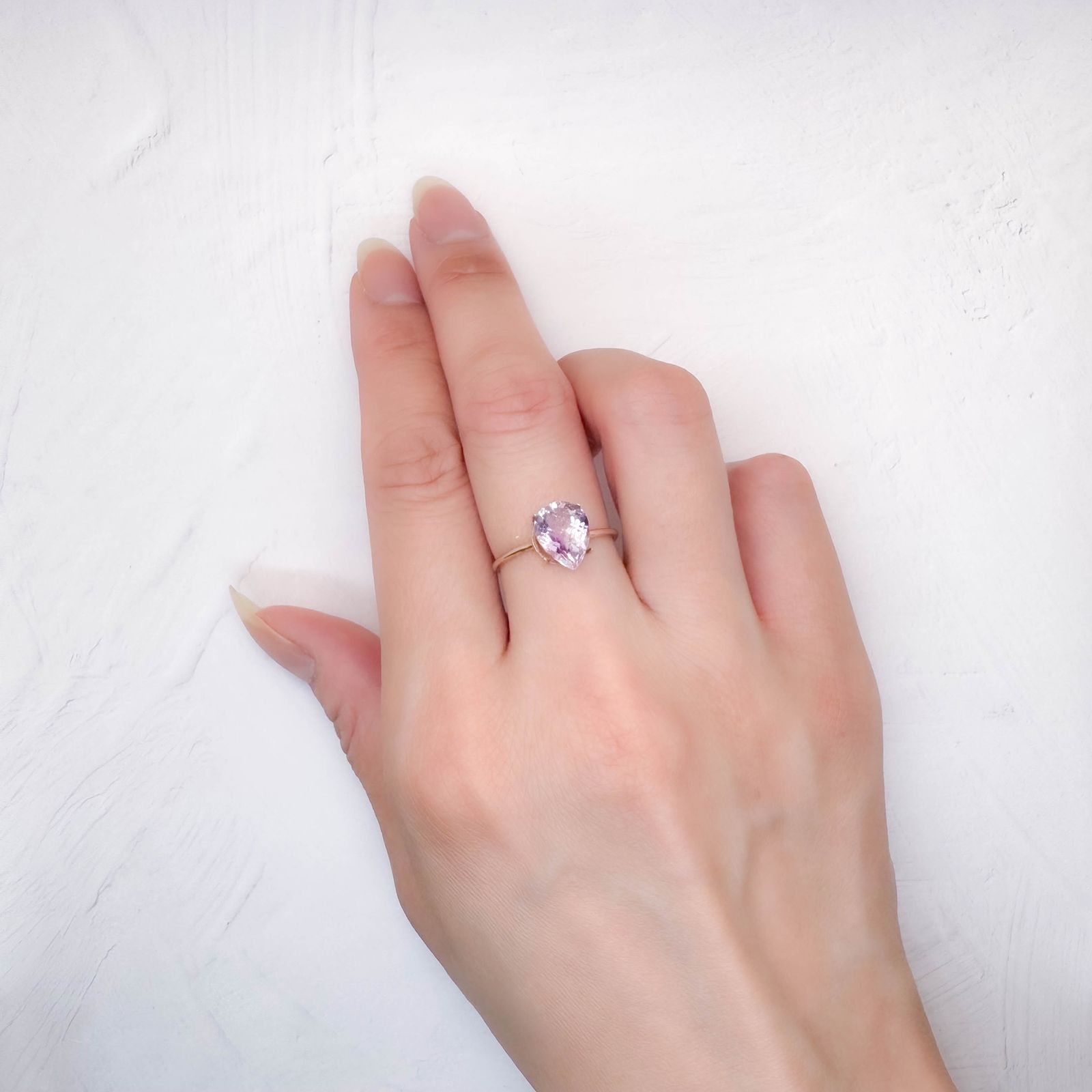 ◇チェッカーカット◇アメジストエレスチャル ブラジル産 1.95ct [250730852]9.5x7.2mm前後