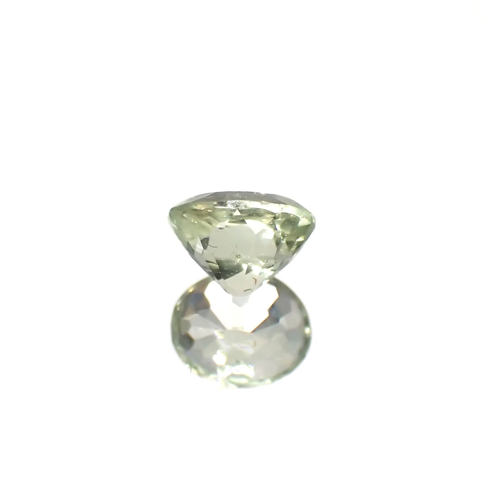バナジウムクリソベリル(宝石名クリソベリル)マダガスカル産 0.448ct ソ付(日独)[240527633]4.8x3.97mm前後