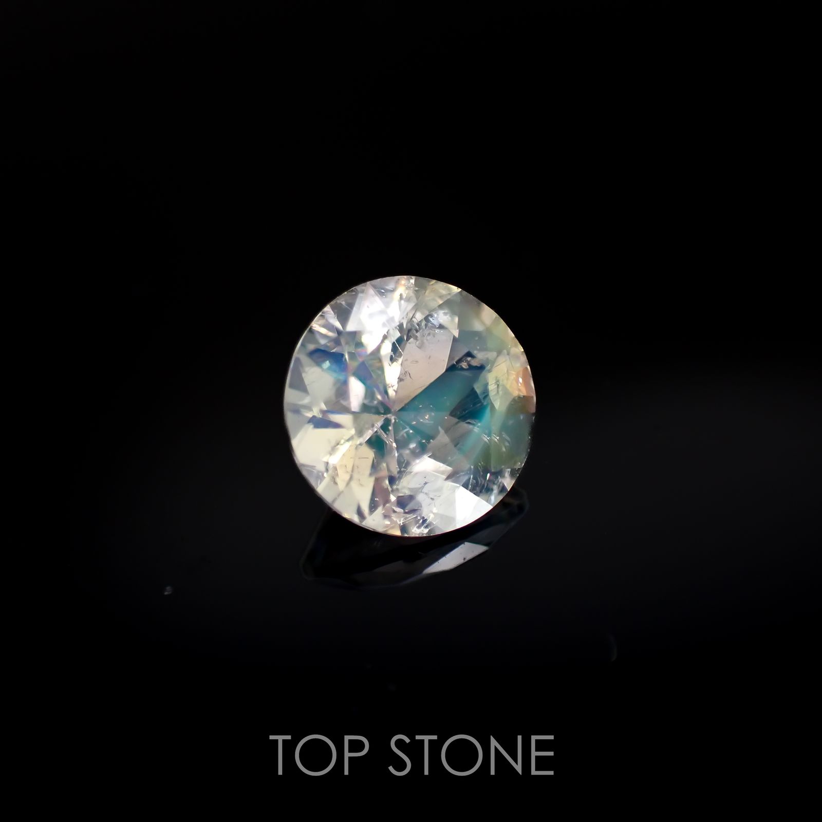 レインボームーンストーン(宝石名ラブラドライト)タンザニア産 1.33ct 識別済[220716854]7.6x7.4mm前後