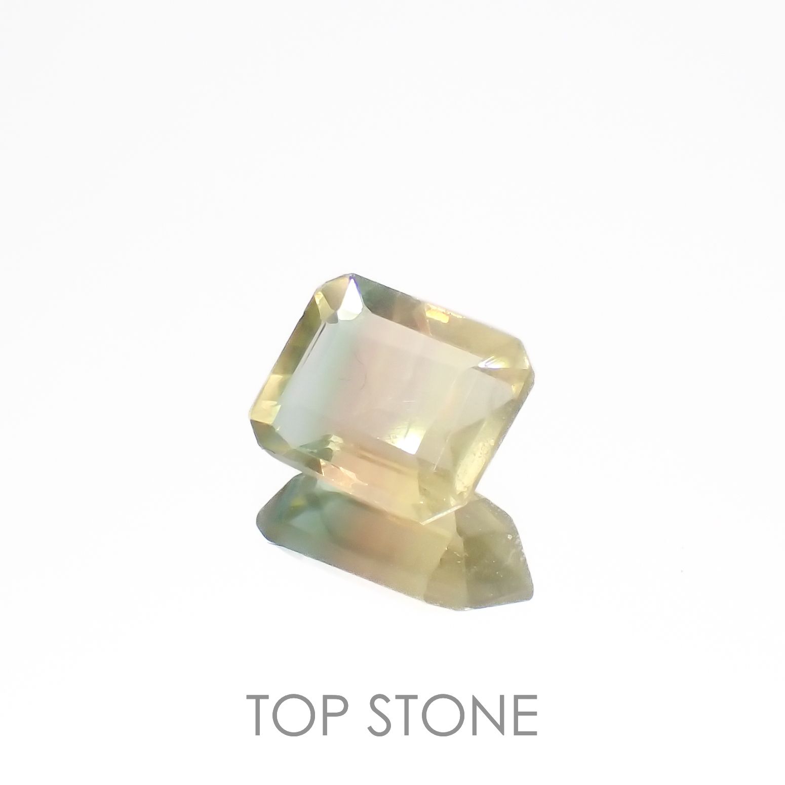 バイカラーフローライト ブラジル産 2.71ct[230119746]8.8x7mm前後