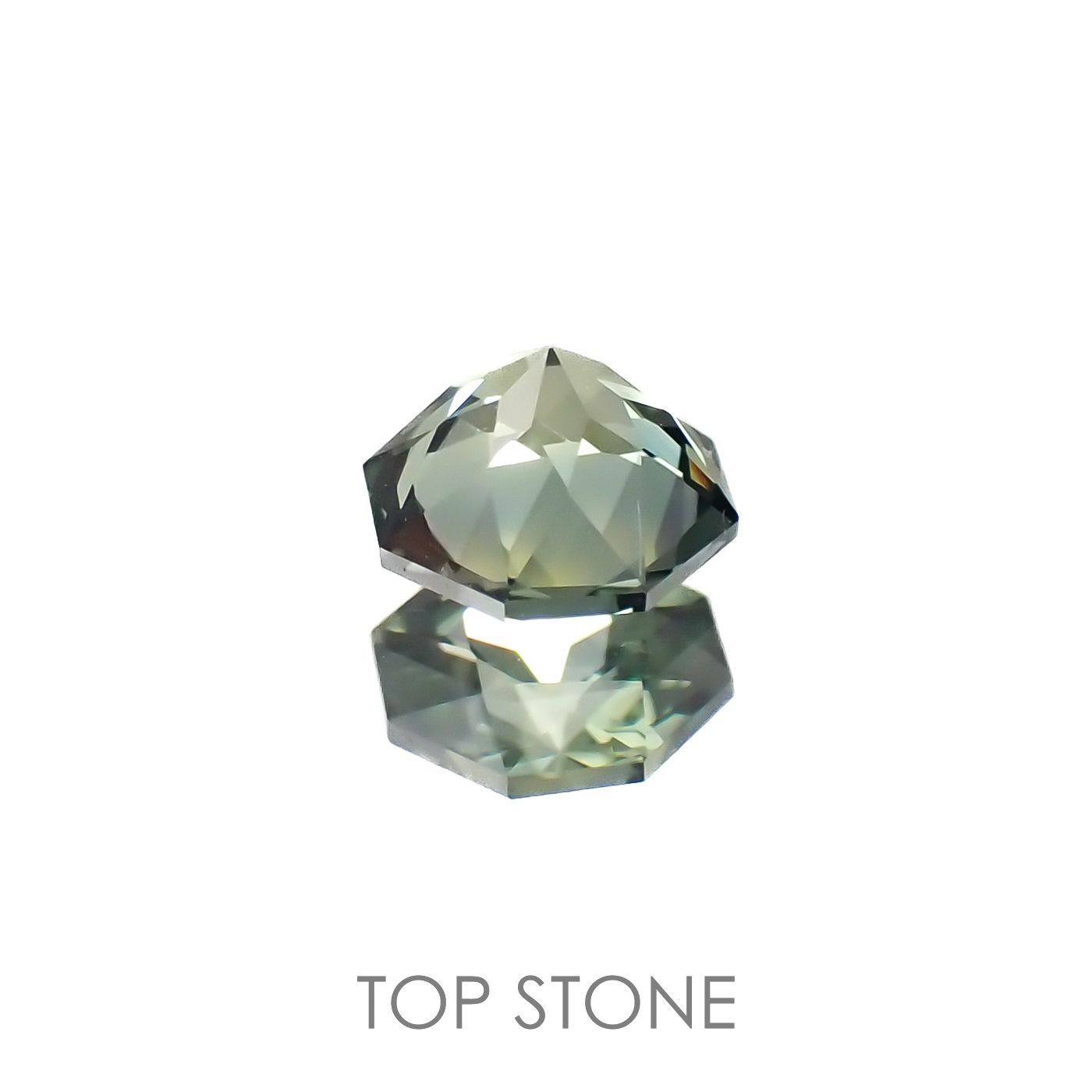 ◇オクタゴンカット◇バイカラーサファイア オーストラリア産 0.61ct[220817497]4.9x4.8mm前後