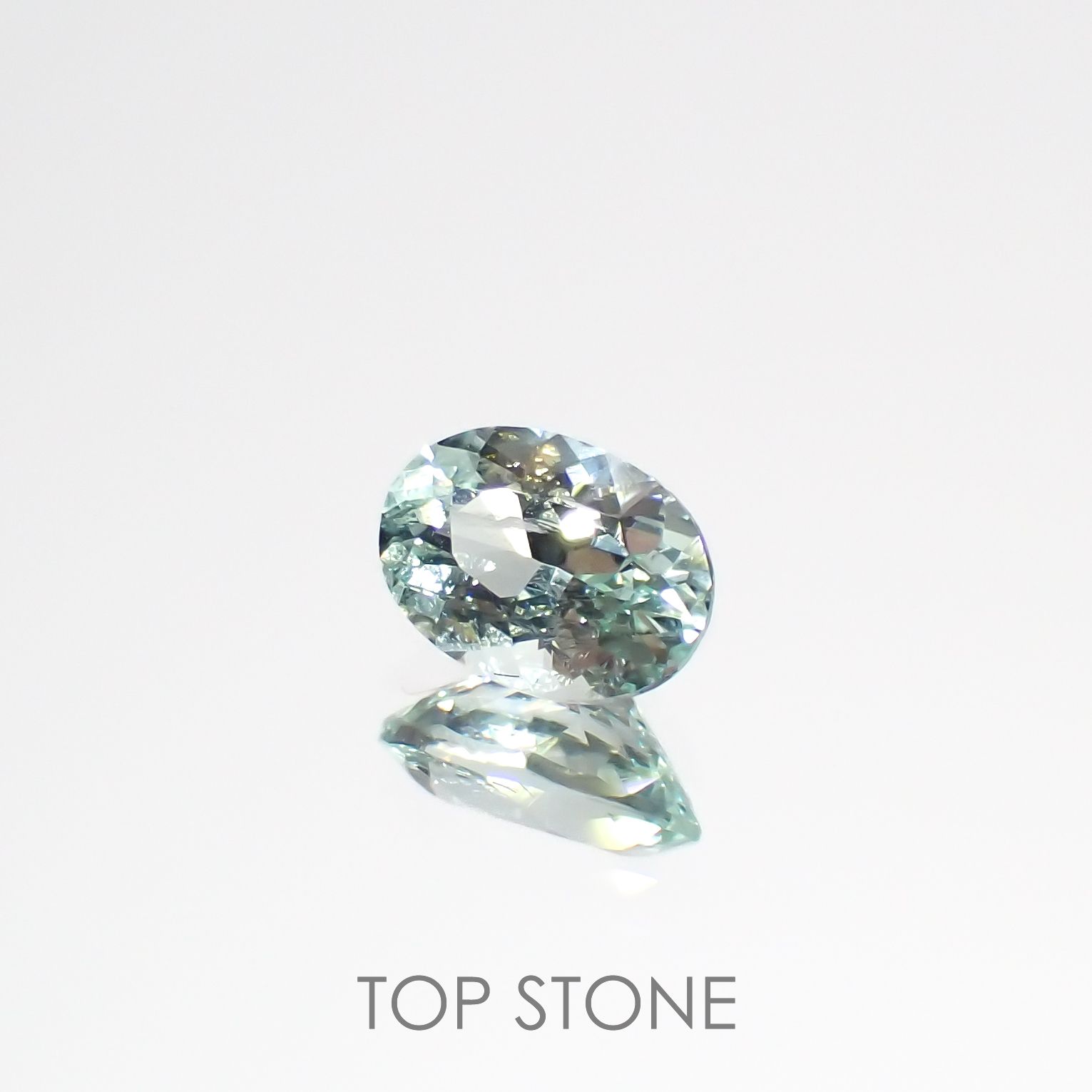 ミントベリル  ブラジル産 0.36ct[220616678]5.6x3.9mm前後