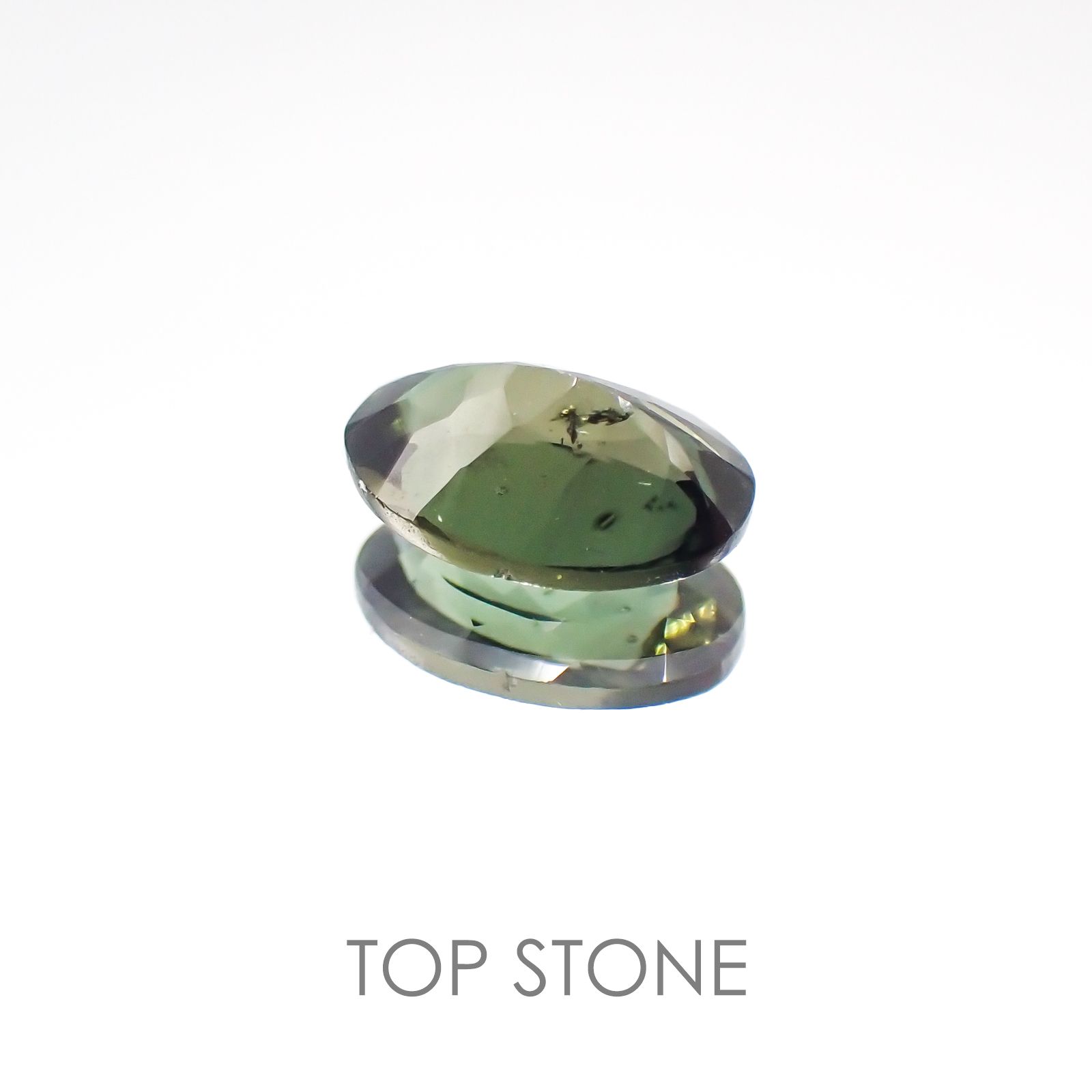 コーネルピン(宝石名コーネルピン) スリランカ産 0.73ct 識別済[20117478]7.1×4.9mm前後