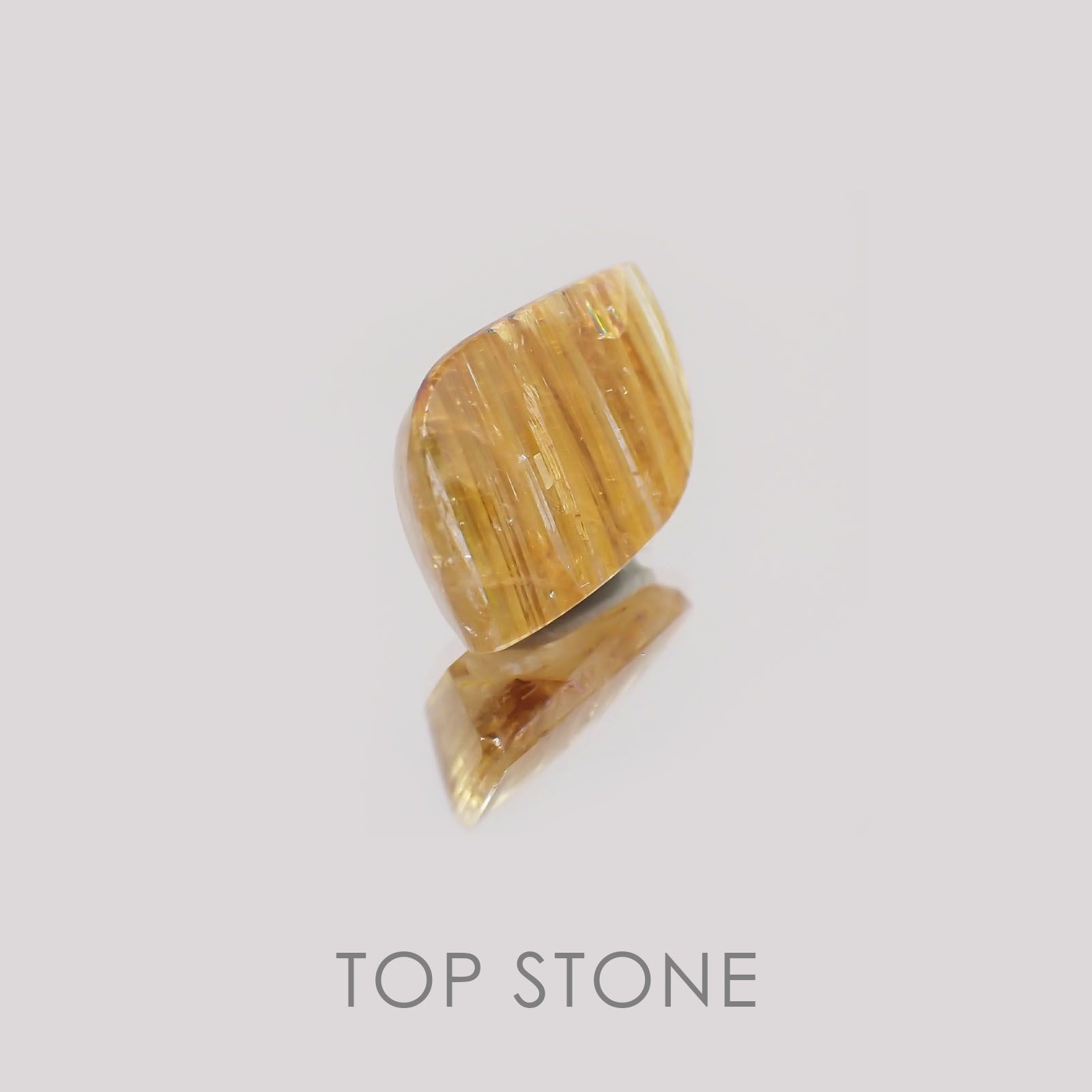 ◇フリーフォーム◇タイチンルチルクォーツ(宝石名ルチルレイテッド・クォーツ) ブラジル産 7.61ct 識別済[21019176]15×10.2mm前後