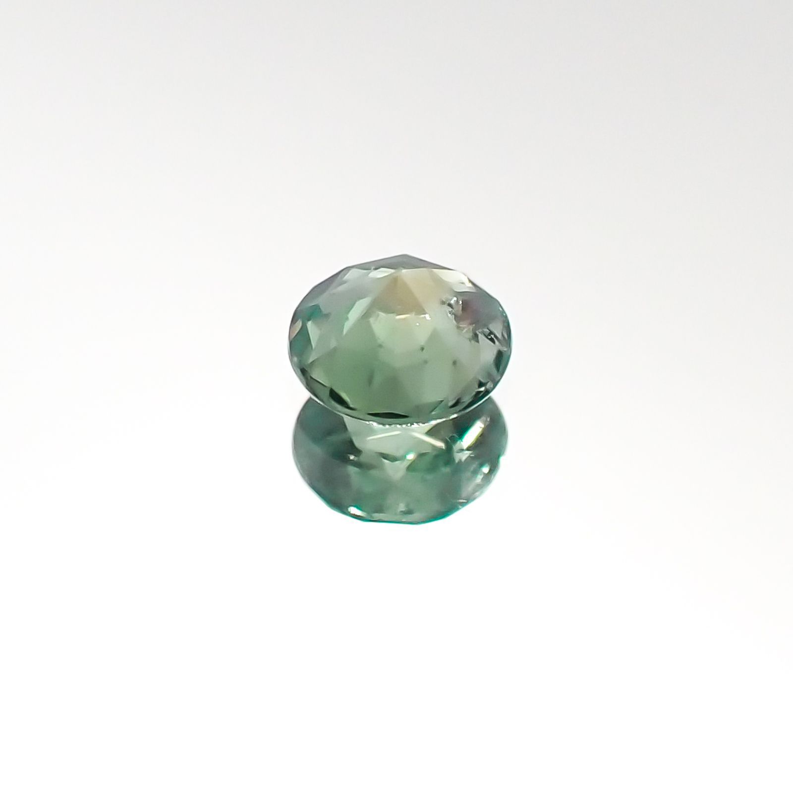 アレキサンドライト(宝石名アレキサンドライト) ブラジル産 0.17ct 識別済[20095538]3.5×3.5mm前後