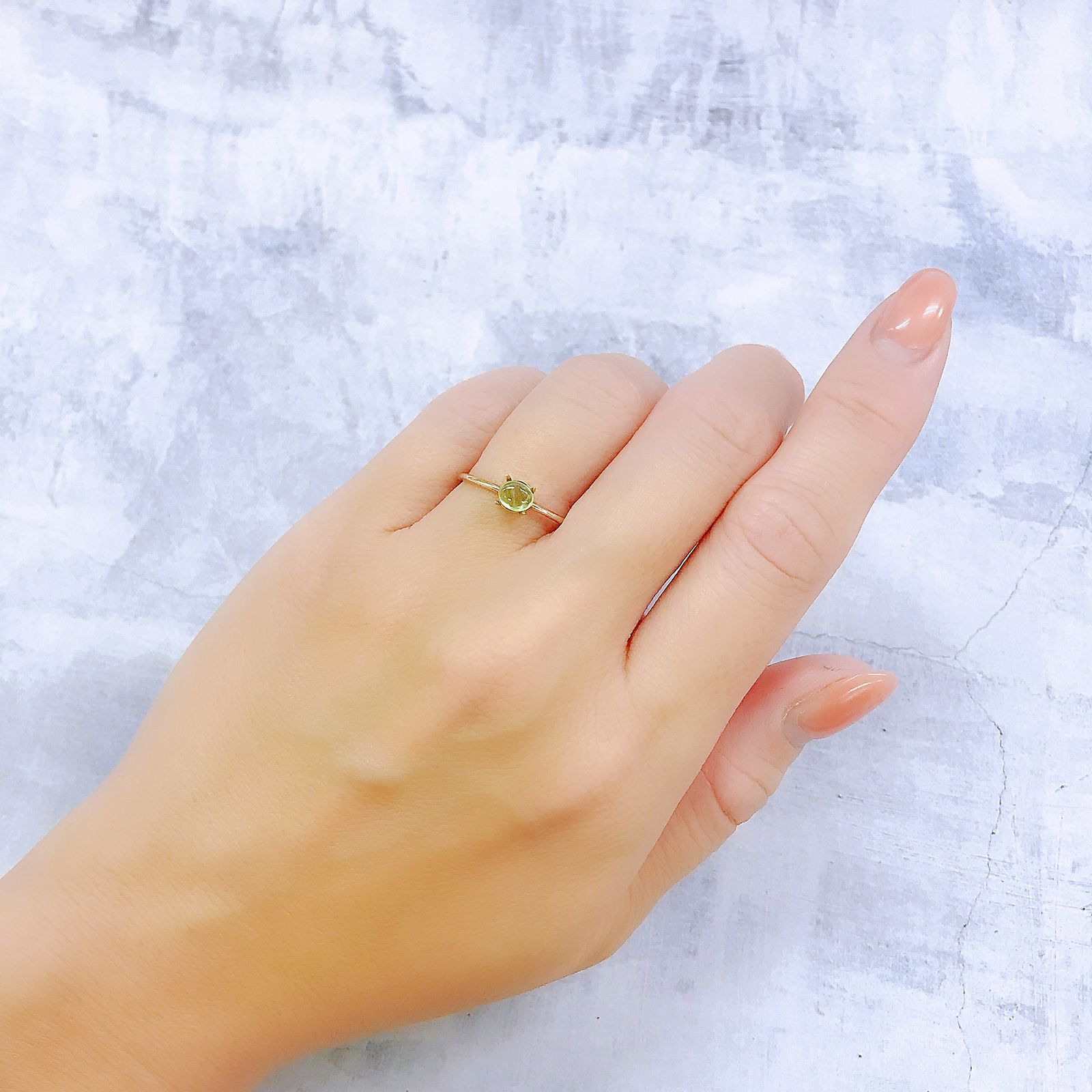 ミントガーネット(宝石名グロッシュラー・ガーネット)タンザニア産 0.56ct 識別済[220917748]4.9x4mm前後