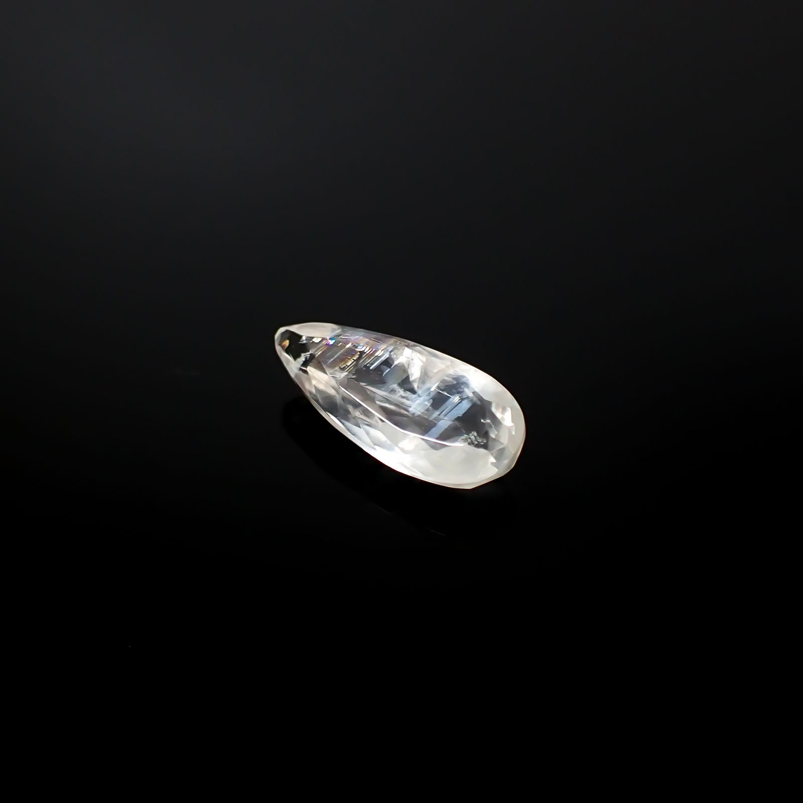 マラウイムーンストーン マラウイ共和国産 2.78ct / 15.2x6.8mm前後 [260331825]