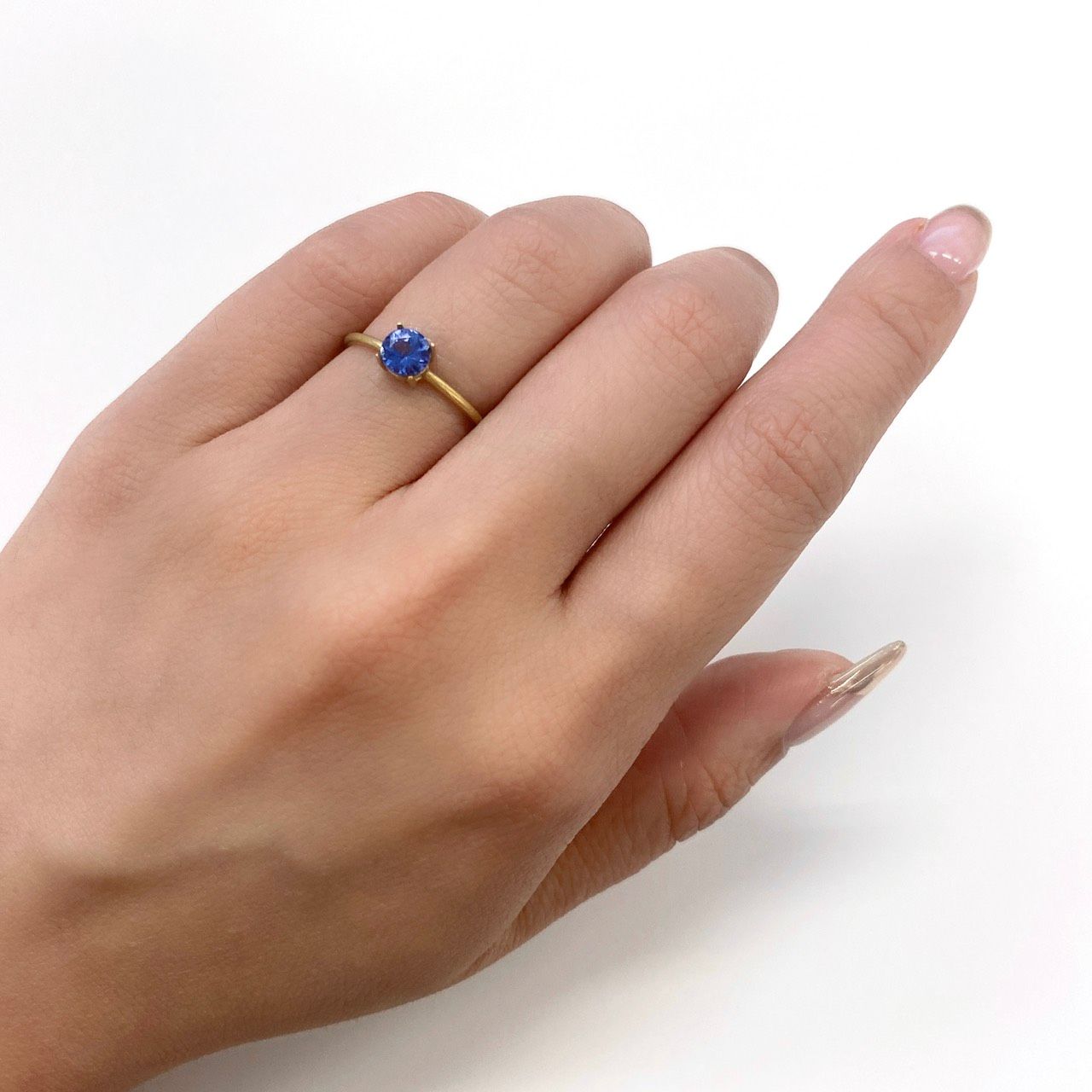 タンザナイト(宝石名タンザナイト) タンザニア産 0.48ct 識別済[210610071]5×4.8mm前後