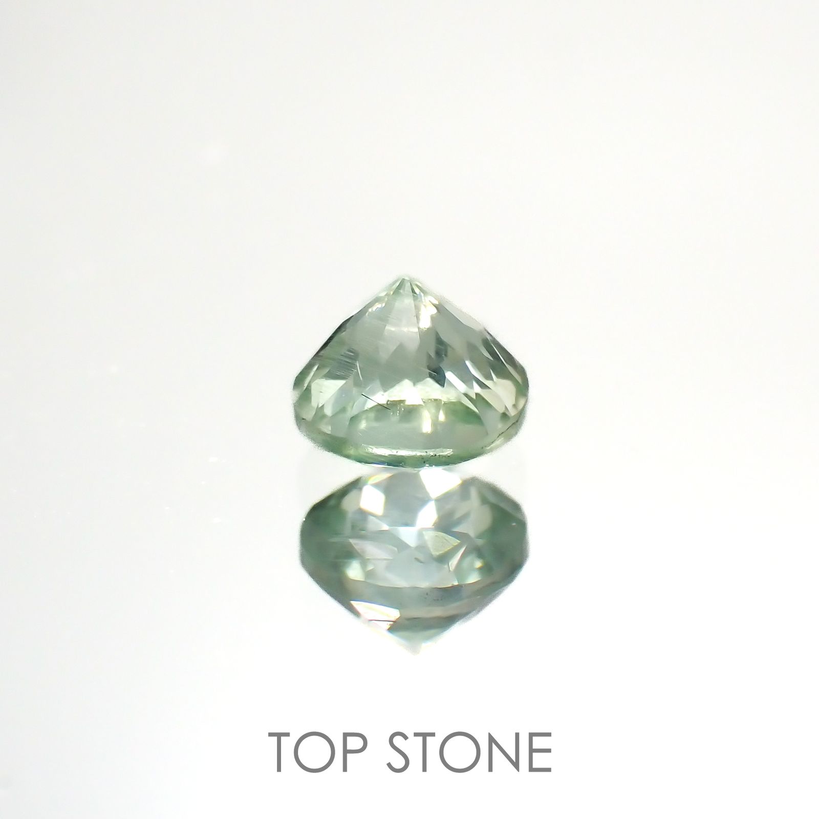 バナジウムコーネルピン(宝石名コーネルピン)タンザニア・タンガ州産 0.58ct 識別済[220716905]4.8x4.7mm前後