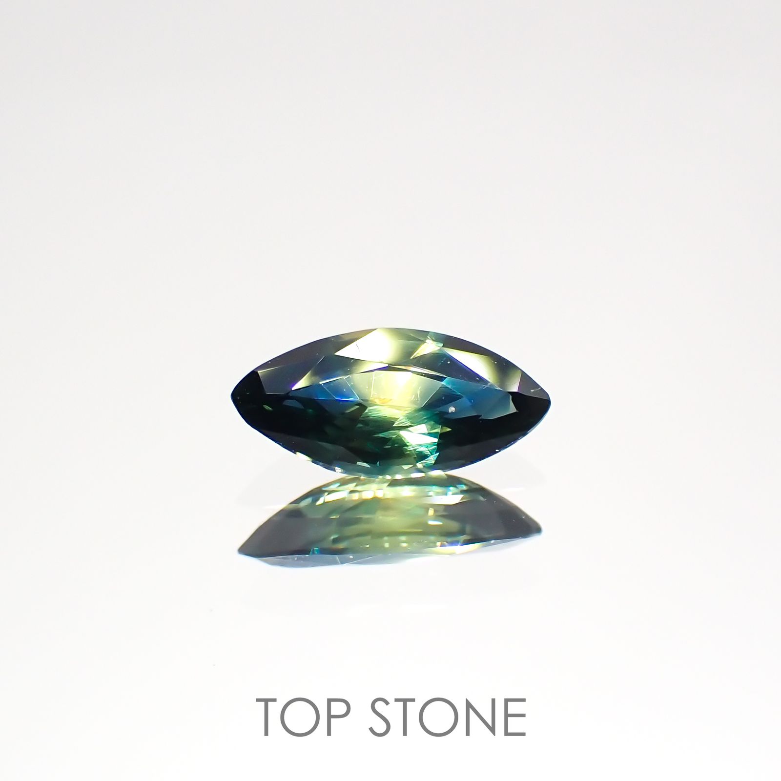 バイカラーサファイア(宝石名サファイア)マダガスカル/オーストラリア産 0.56ct 識別済[220114850]8x3.8mm前後