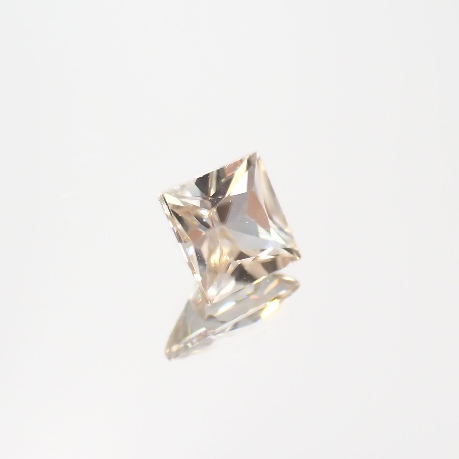 ◇プリンセスカット◇シャンパンカラージルコン スリランカ/カンボジア産 0.56ct[230421643]4.3x4.2mm前後