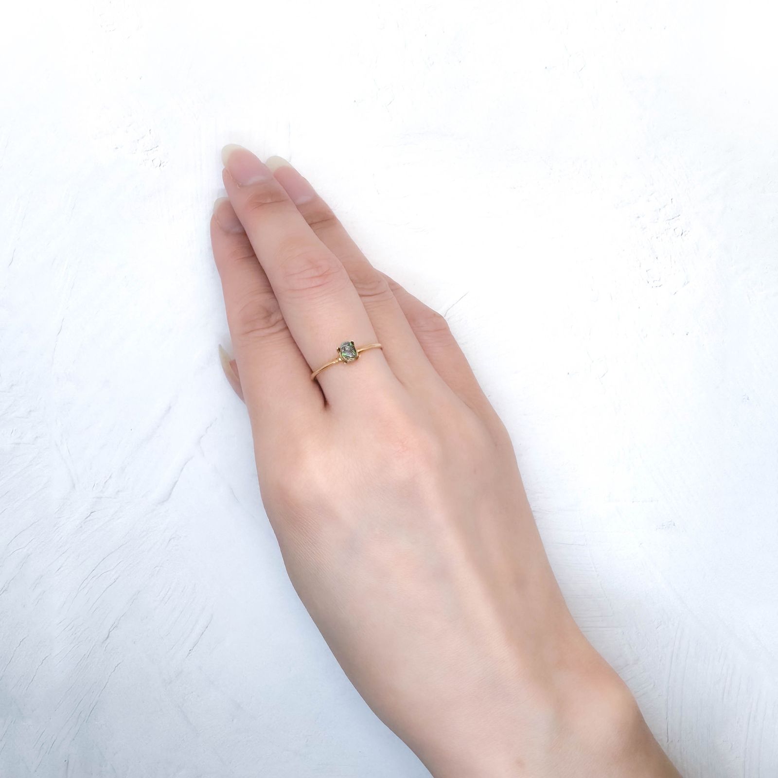 ウッドオパール オーストラリア産 0.24ct / 4.8x3.6mm前後 [251031199]