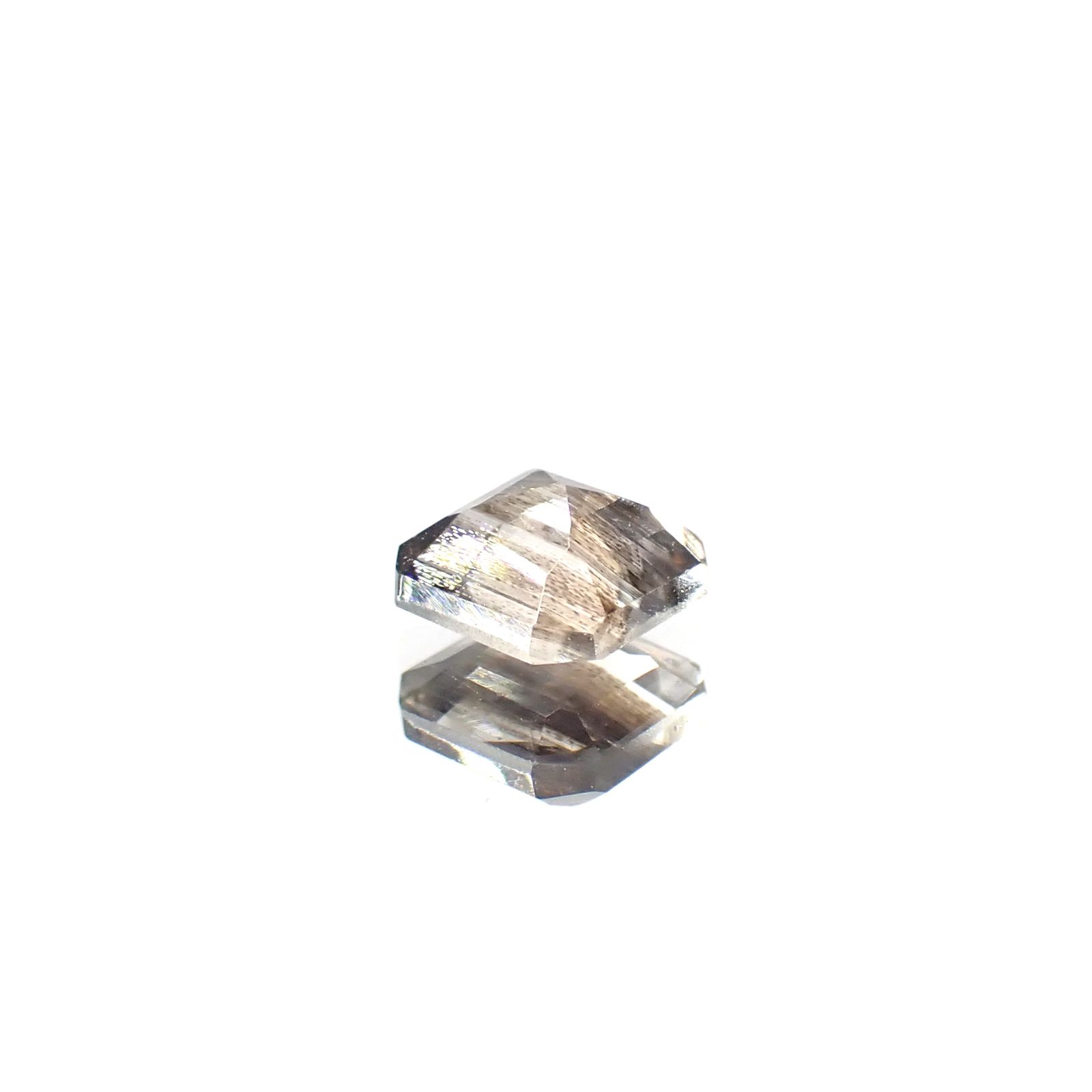 レインボースキャポライト ブラジル産 0.48ct / 4.9x4.8mm前後 [250931046]