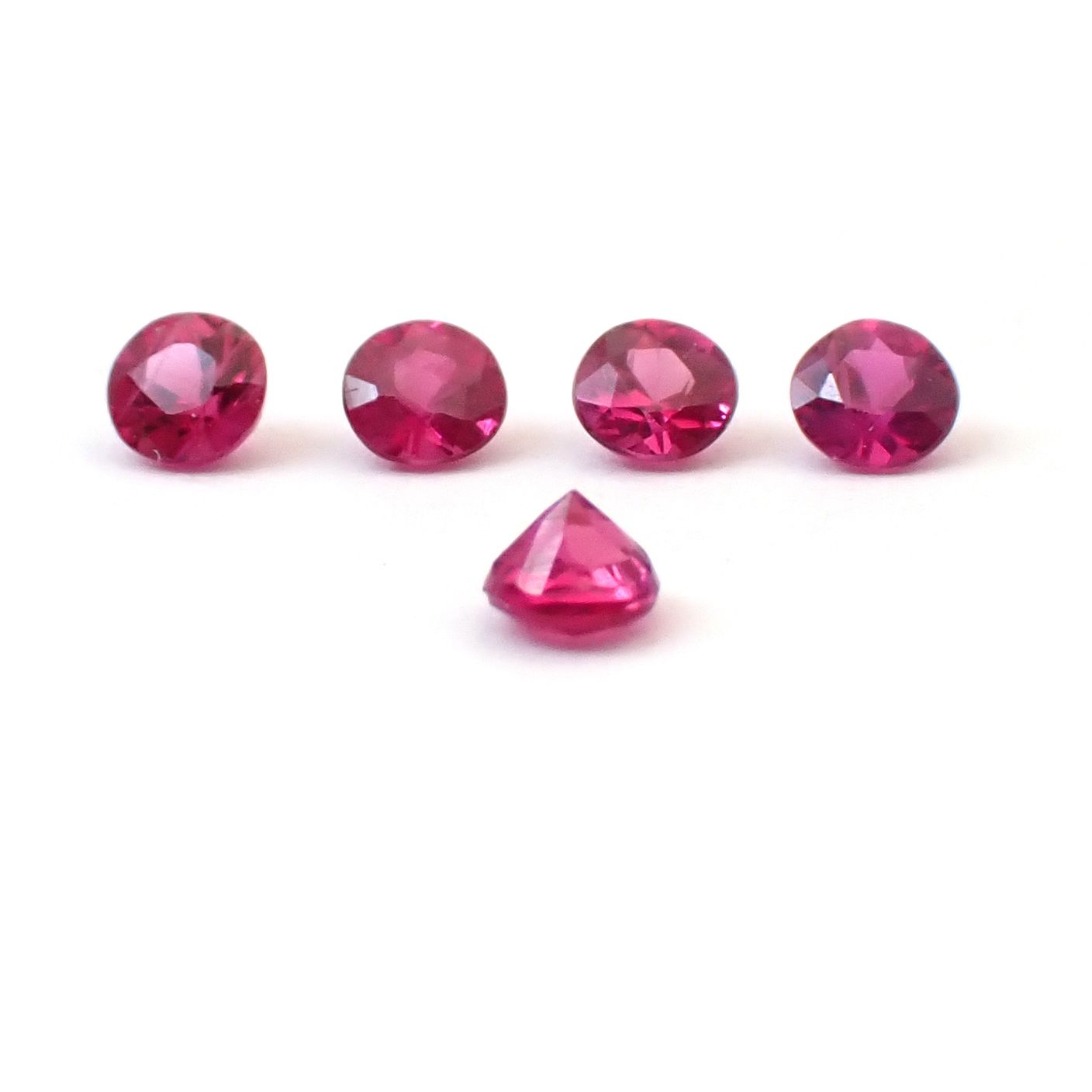 ルビー 5個セット タイ/モザンビーク産 0.29ct(5pcs合計) / 2.2x2.2mm前後 [260532285]