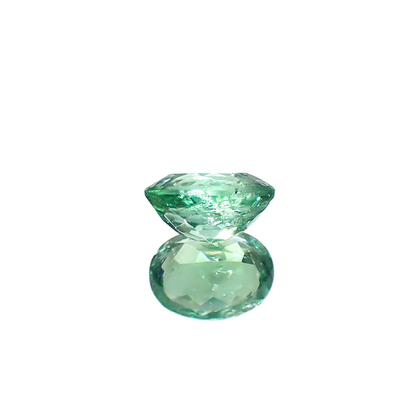 パライバトルマリン ブラジル・パライバ州バターリャ鉱山産 0.61ct[240928732]6.1x4.5mm前後