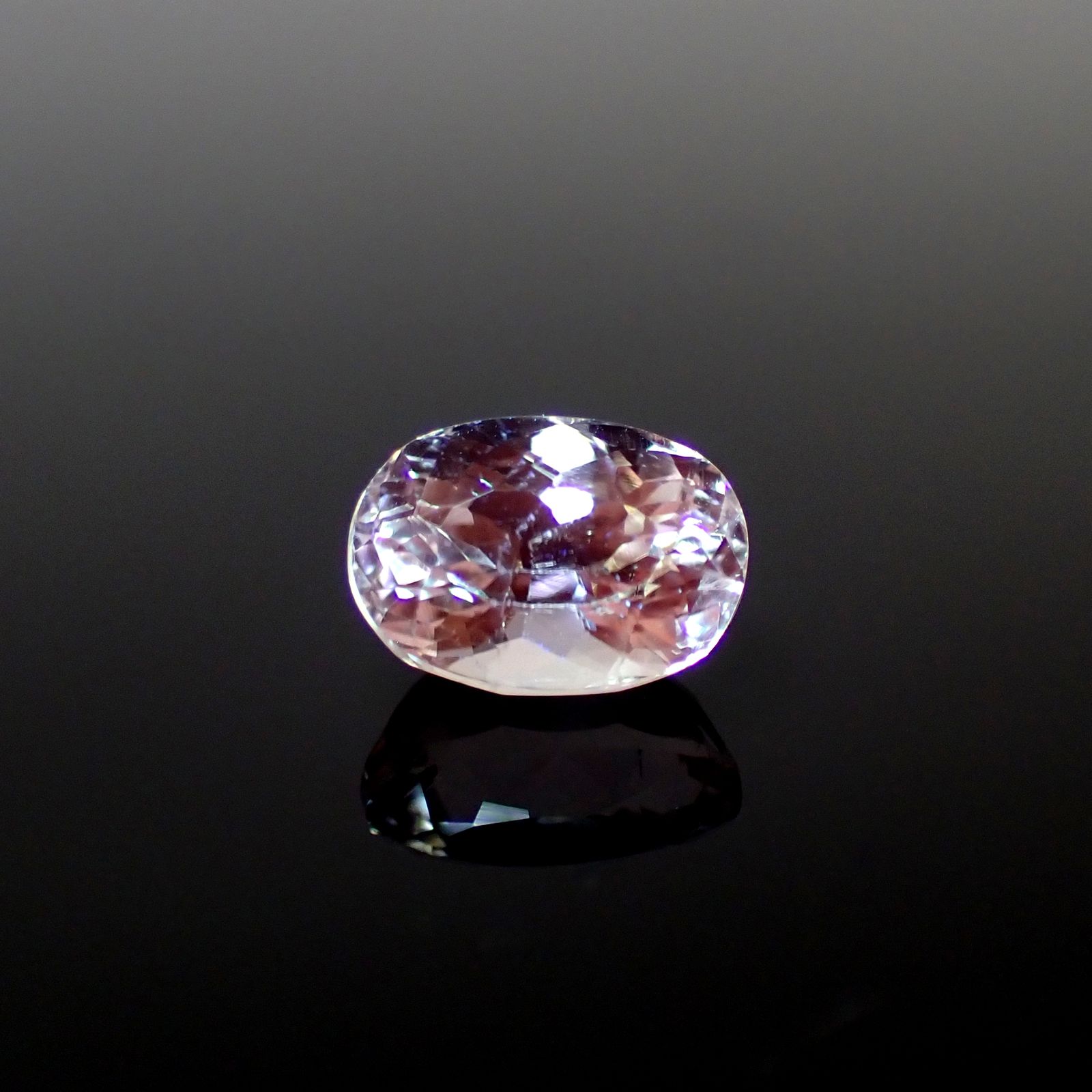 クンツァイト アフガニスタン産 2.41ct [250722932]8.8x6.3mm前後