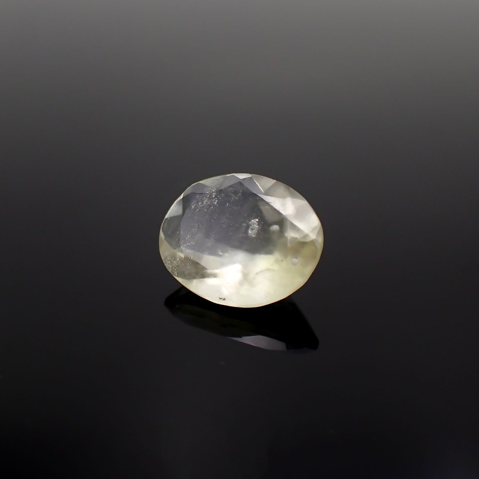リビアングラス 発見地：エジプト・リビア砂漠 3.99ct[221018196]13.2x10.5mm前後