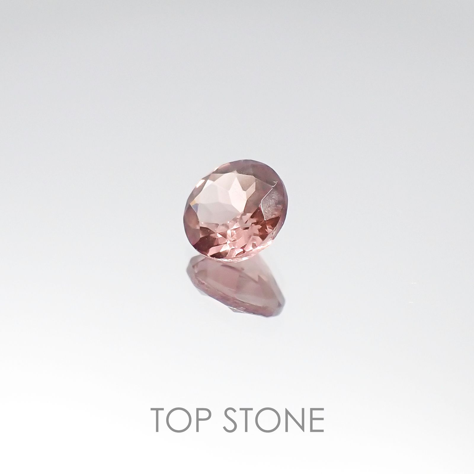 カラーチェンジマラヤガーネット タンザニア産 ルース 0.56ct[20096099]5×5mm前後