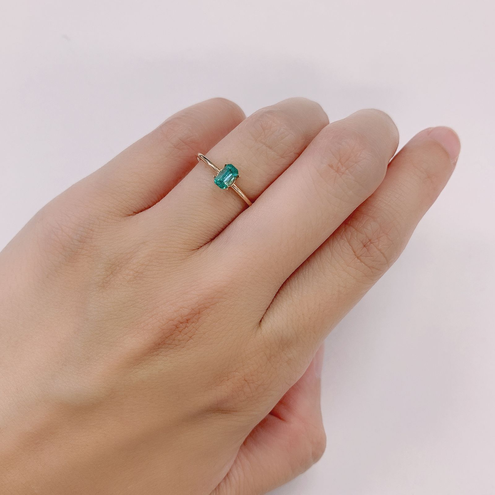 エメラルド(宝石名エメラルド) ザンビア産 0.27ct 識別済[210812993]4.9×2.8mm前後