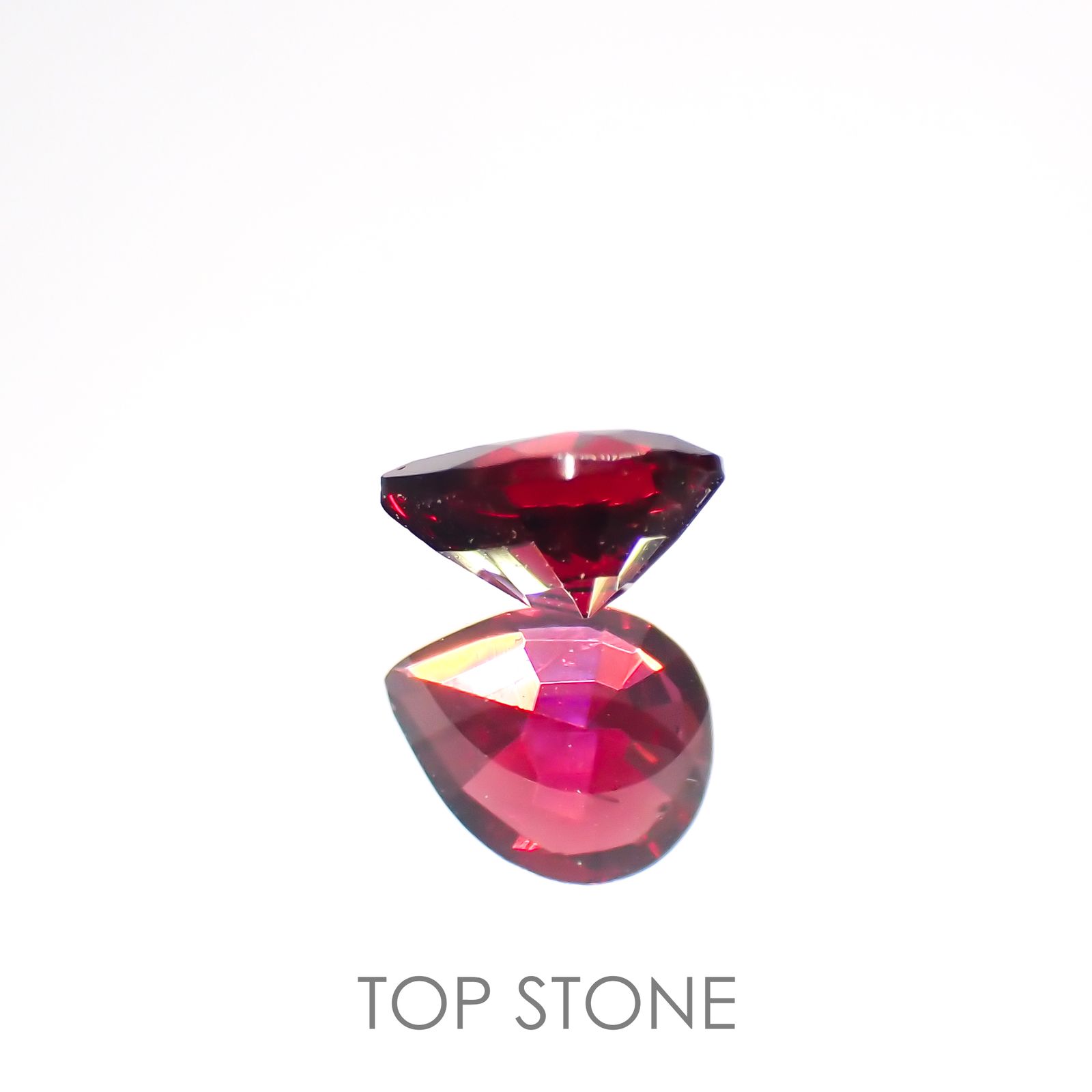 レッドスピネル(宝石名レッド・スピネル)タンザニア産 0.33ct 識別済[220114318]4.8x3.9mm前後