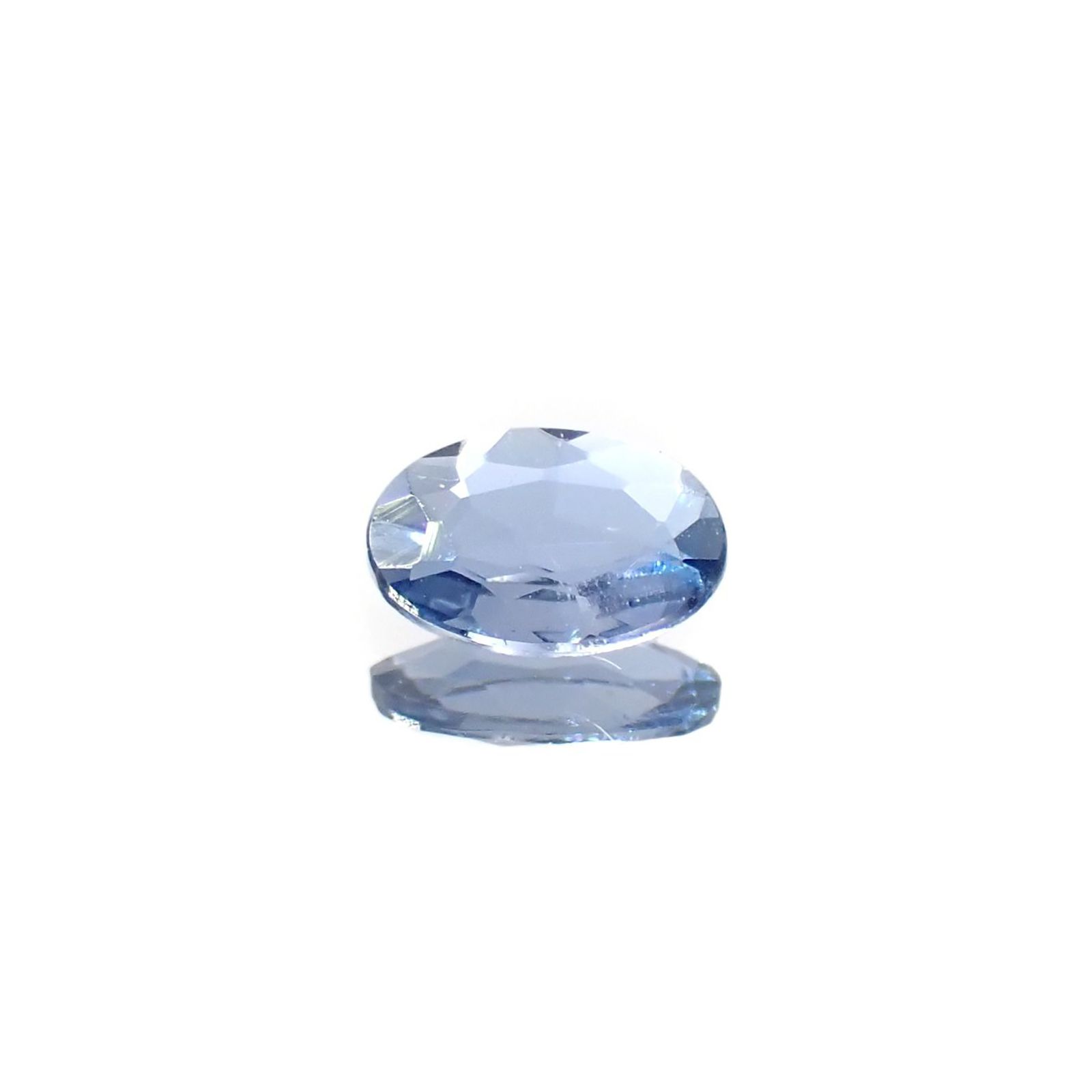 タトゥーアクアマリン ブラジル・ミナスジェライス州タトゥー鉱山産 0.17ct / 5x3.2mm前後 [260127174]