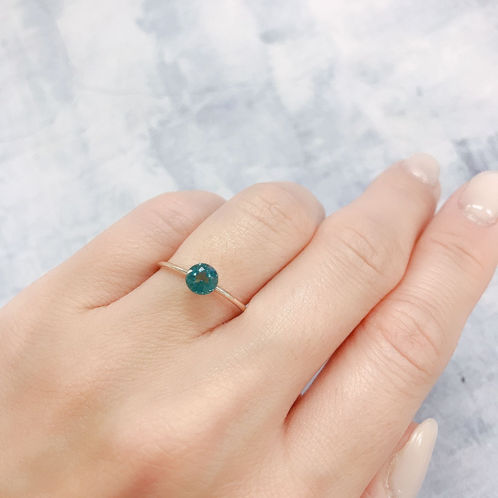 ブルーグリーンアパタイト(宝石名アパタイト)マダガスカル産 0.66ct 識別済[220515937]5.1x5.1mm前後