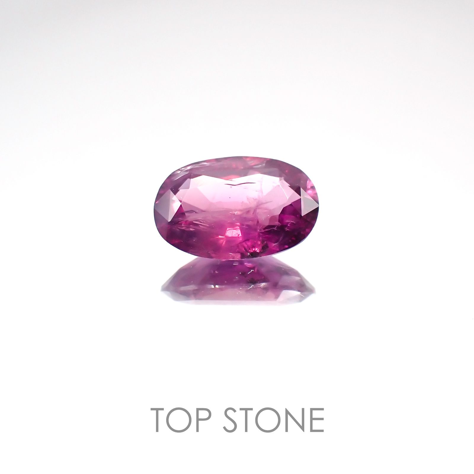 パープルサファイア(宝石名パープル・サファイア) カシミール産 1.700ct ソ付(彩珠)[20127300]9.2×6.2mm前後