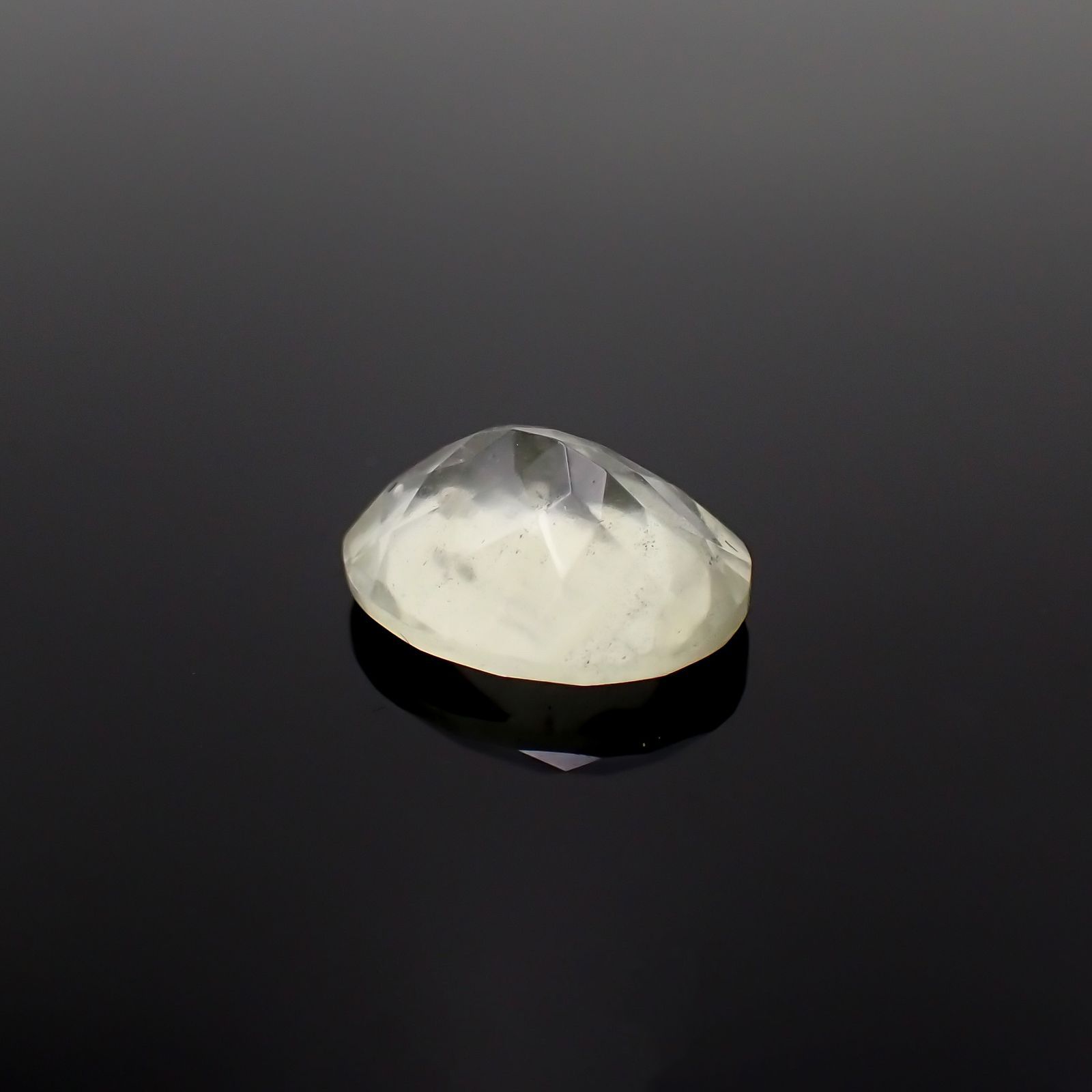 リビアングラス 発見地：エジプト・リビア砂漠 3.99ct[221018196]13.2x10.5mm前後