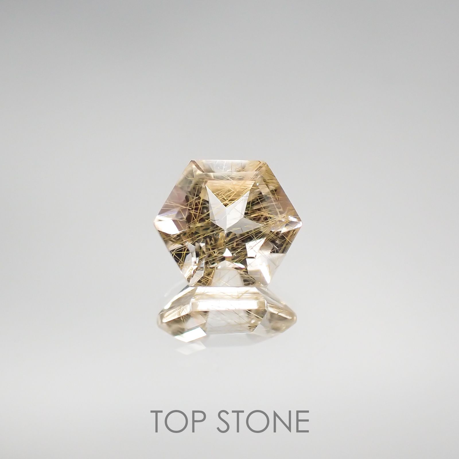 ◇ヘキサゴンカット◇ルチルクォーツSA(宝石名ルチルレイテッド・クォーツ) ブラジル産 0.91ct 識別済[210611300]6.1×6.1mm前後