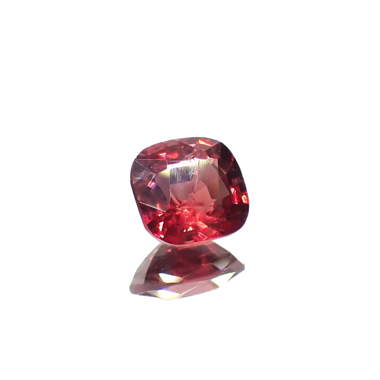 オレンジスピネル(宝石名スピネル)ビルマ/マダガスカル産 0.85ct 識別済[220817509]5.8x5.5mm前後