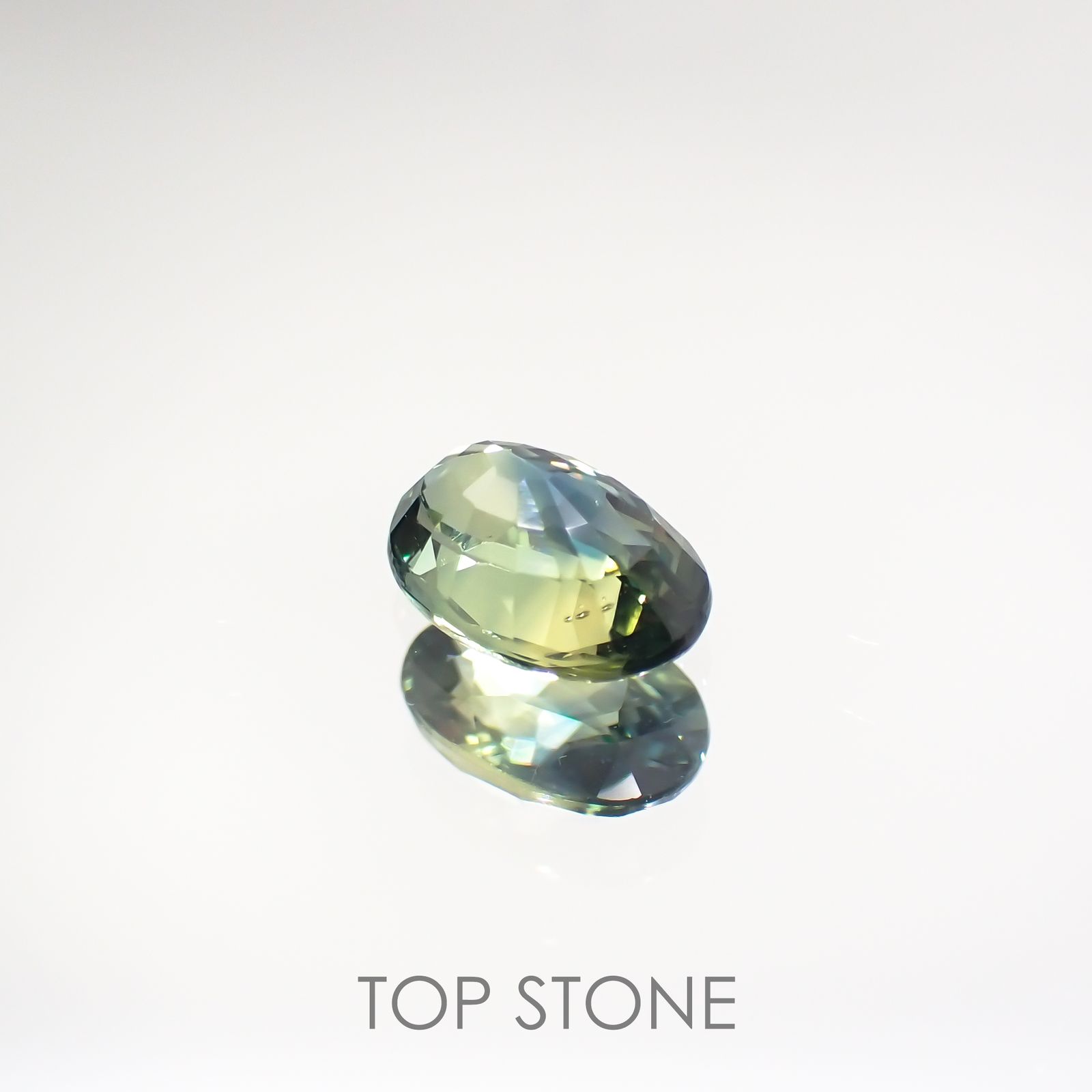 バイカラーサファイア(宝石名バイカラー・サファイア) タンザニア産 0.72ct 識別済[210711563]6.2×4.2mm前後