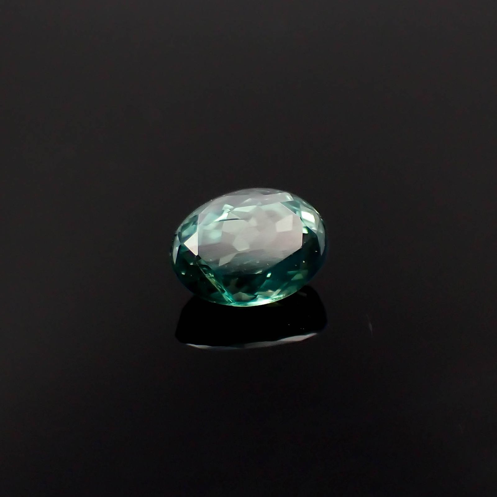 アレキサンドライト(宝石名アレキサンドライト)インド産 0.38ct 識別済[230120265]4.8x3.6mm前後