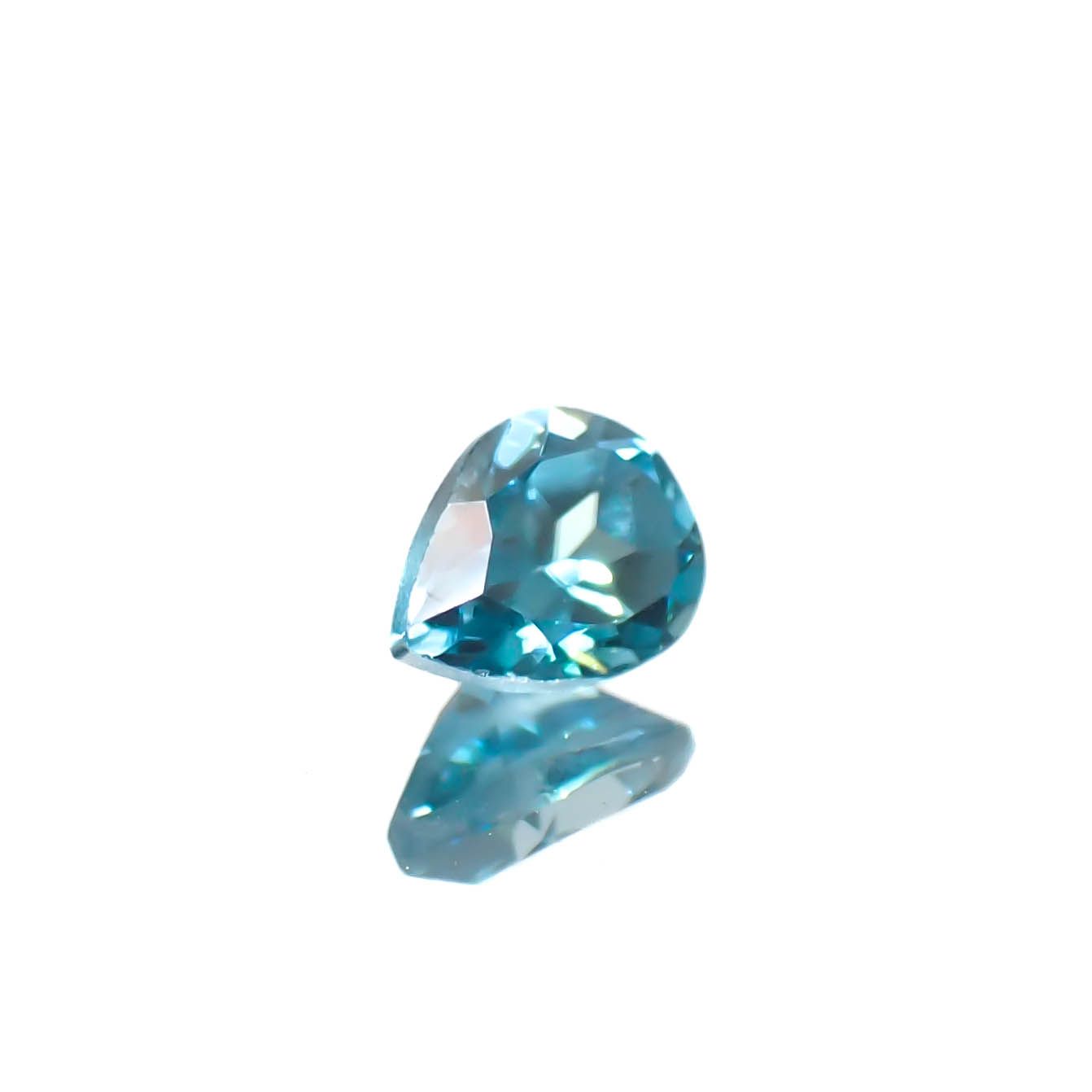 ブルージルコン カンボジア産 0.49ct [241229628]5x3.8mm前後