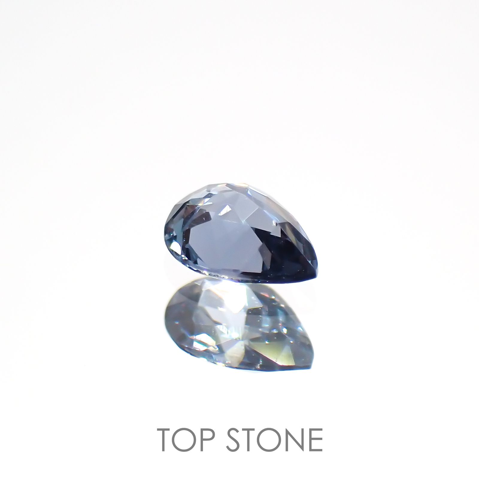 カラーチェンジガーネット アレキタイプ(宝石名ガーネット)マダガスカル・ベキリー産 0.16ct 識別済[220616431]4.1x3mm前後