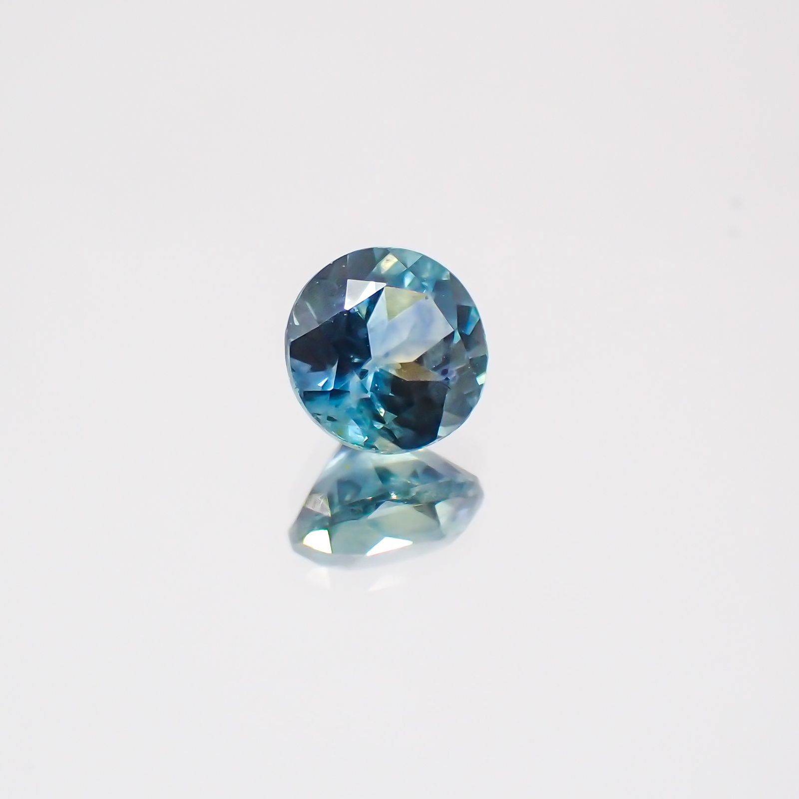 モンタナサファイア アメリカ産 ルース 0.57ct[21029905]4.6×4.6mm前後