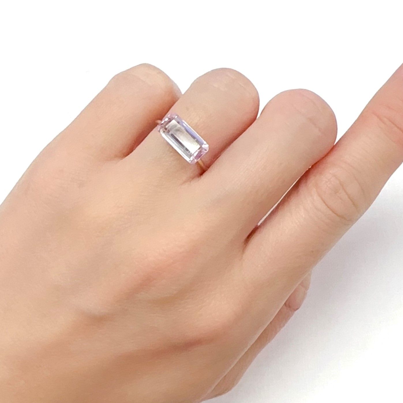クンツァイト アフガニスタン産 2.72ct[231225137]11.9x6mm前後