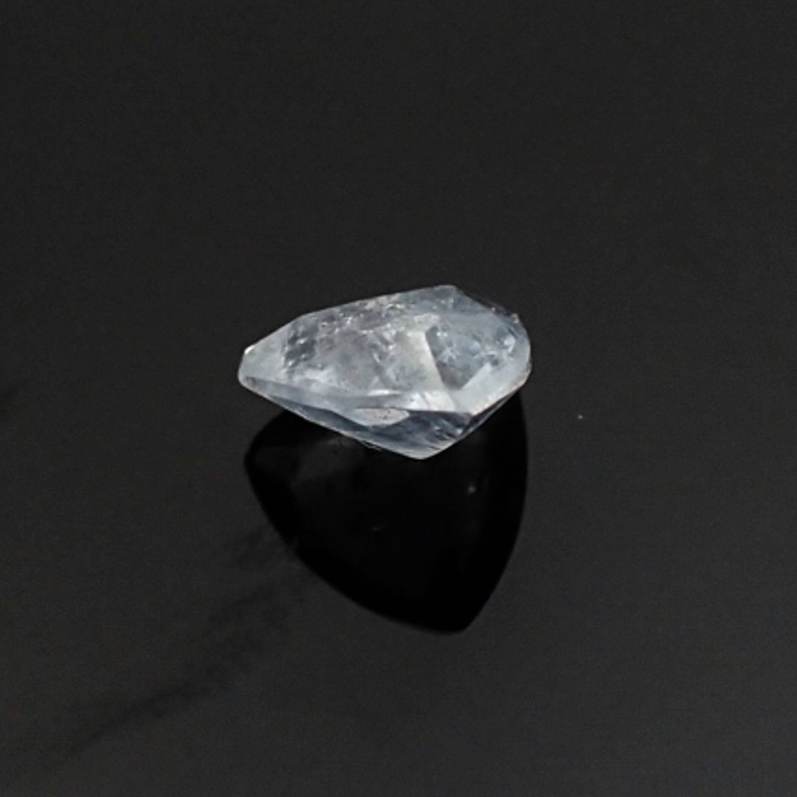 ユークレース ブラジル産 ルース 0.282ct ソーティング付き[20106485]4.4×4.4mm前後