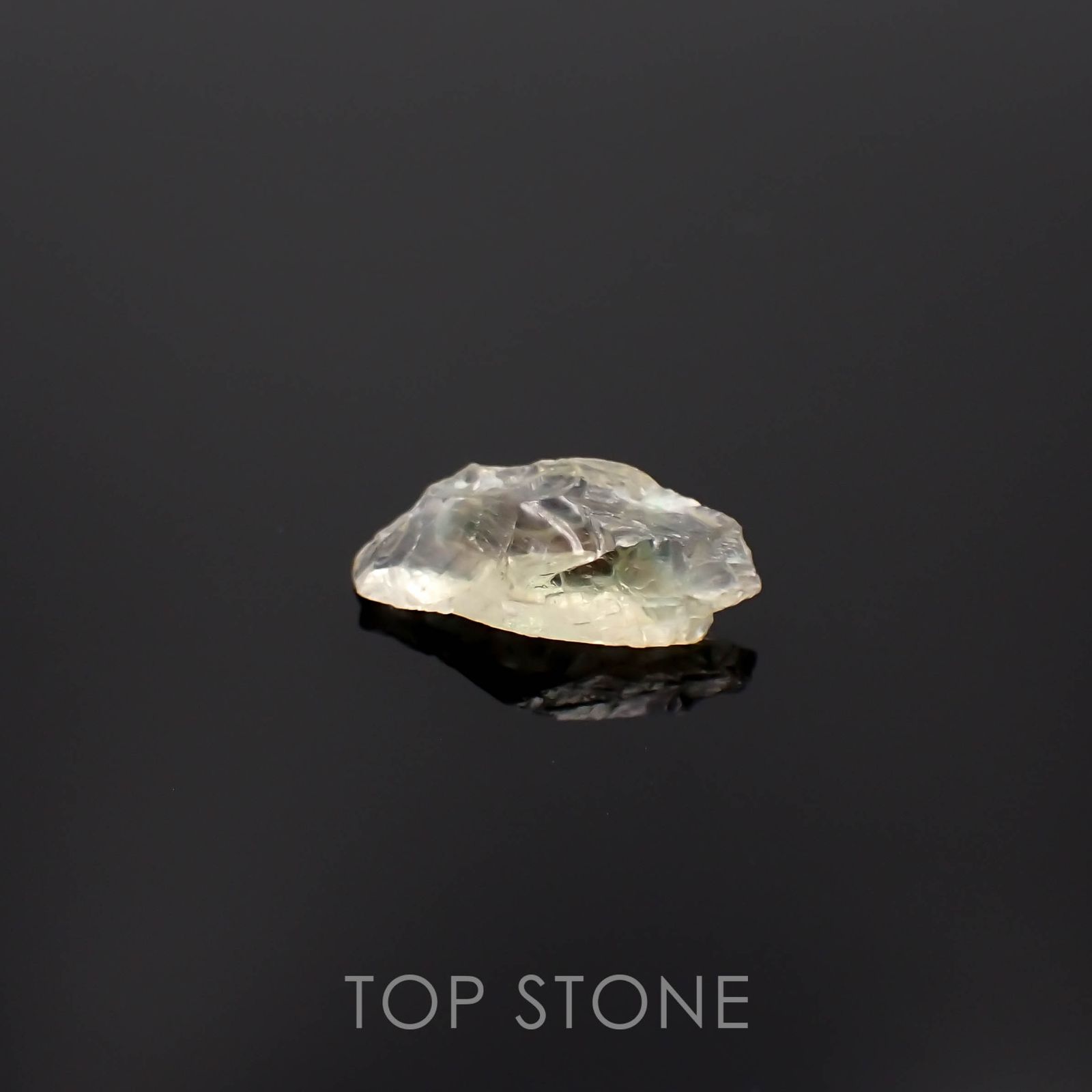 オレゴンサンストーン原石 アメリカ・オレゴン州産 2.84ct[230220422]15.4x7.7mm前後