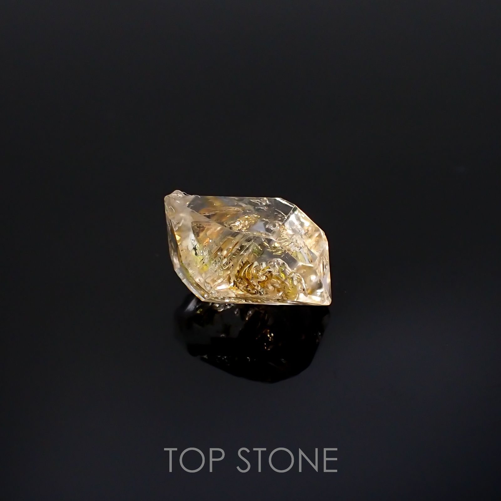 オイルインクォーツ 原石パキスタン産 4.71ct[220515876]13.3x9.6mm前後