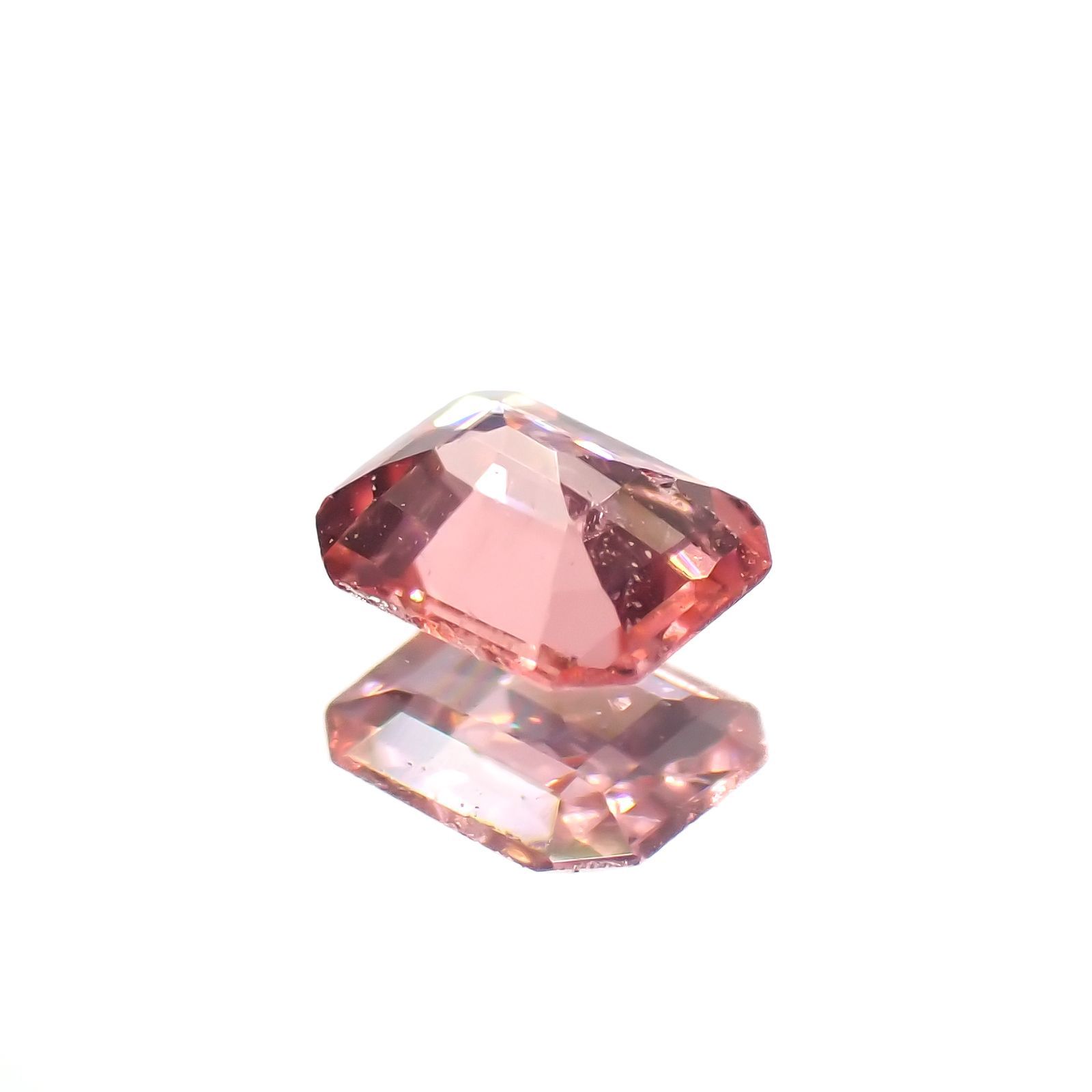 ヴェイリネナイト(宝石名ベイリネナイト)パキスタン産 0.11ct 識別済[221219288]3.2x2.6mm前後
