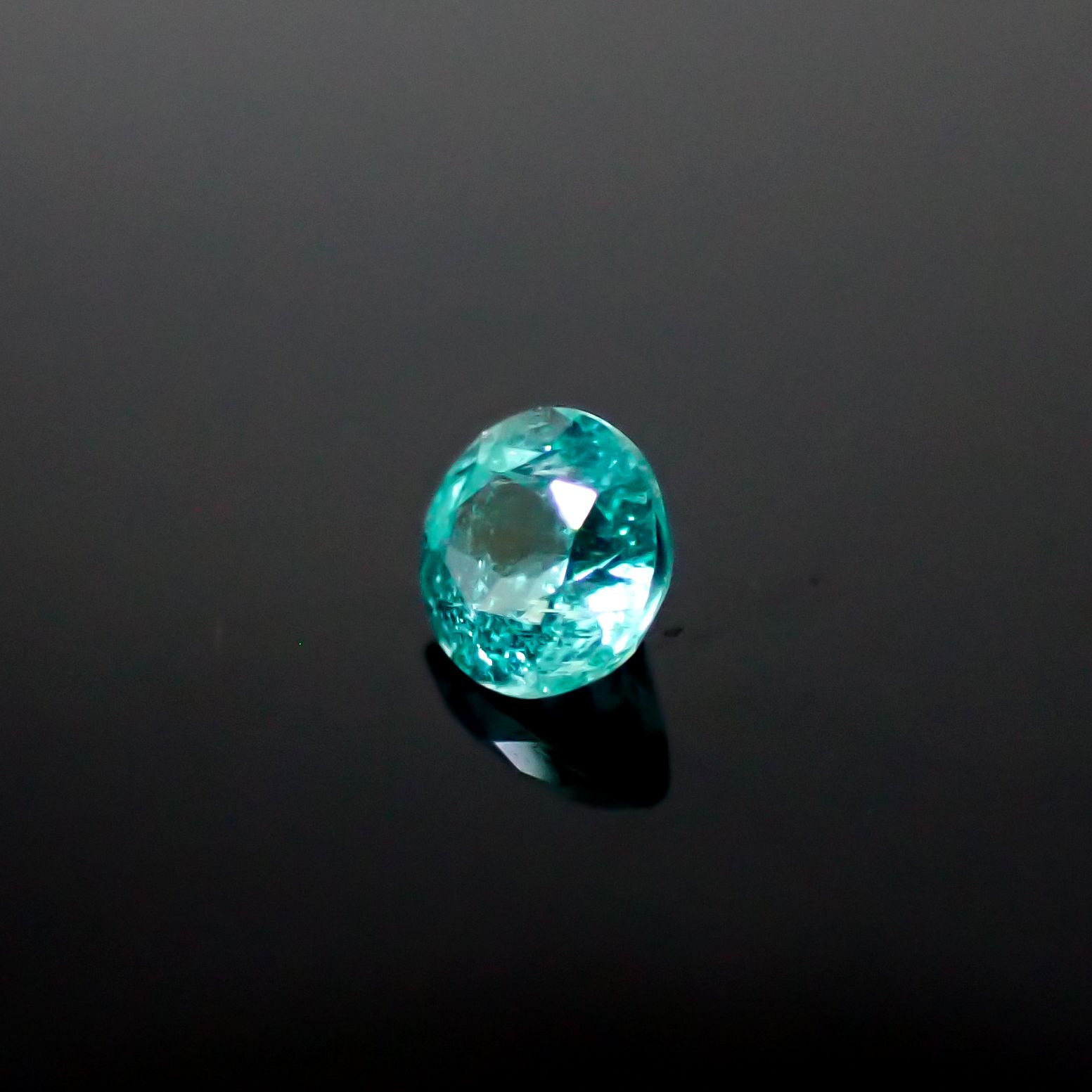 パライバトルマリン ブラジル・キントス鉱山産 0.12ct [241229543]3x3mm前後