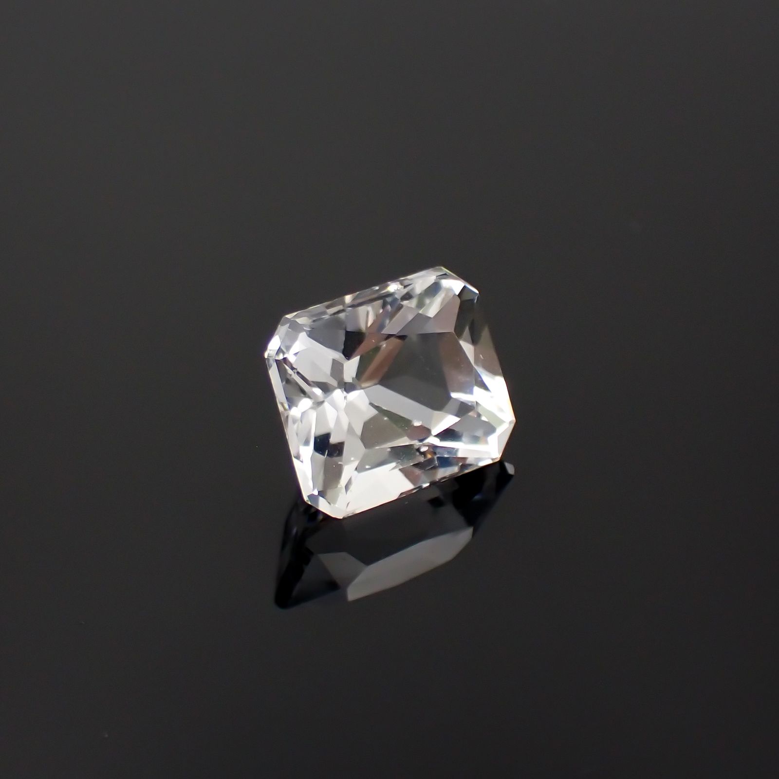 アポフィライト(宝石名アポフィライト)インド産 6.976ct ソ付(GRJ)[230622511]13.1x10.8mm前後