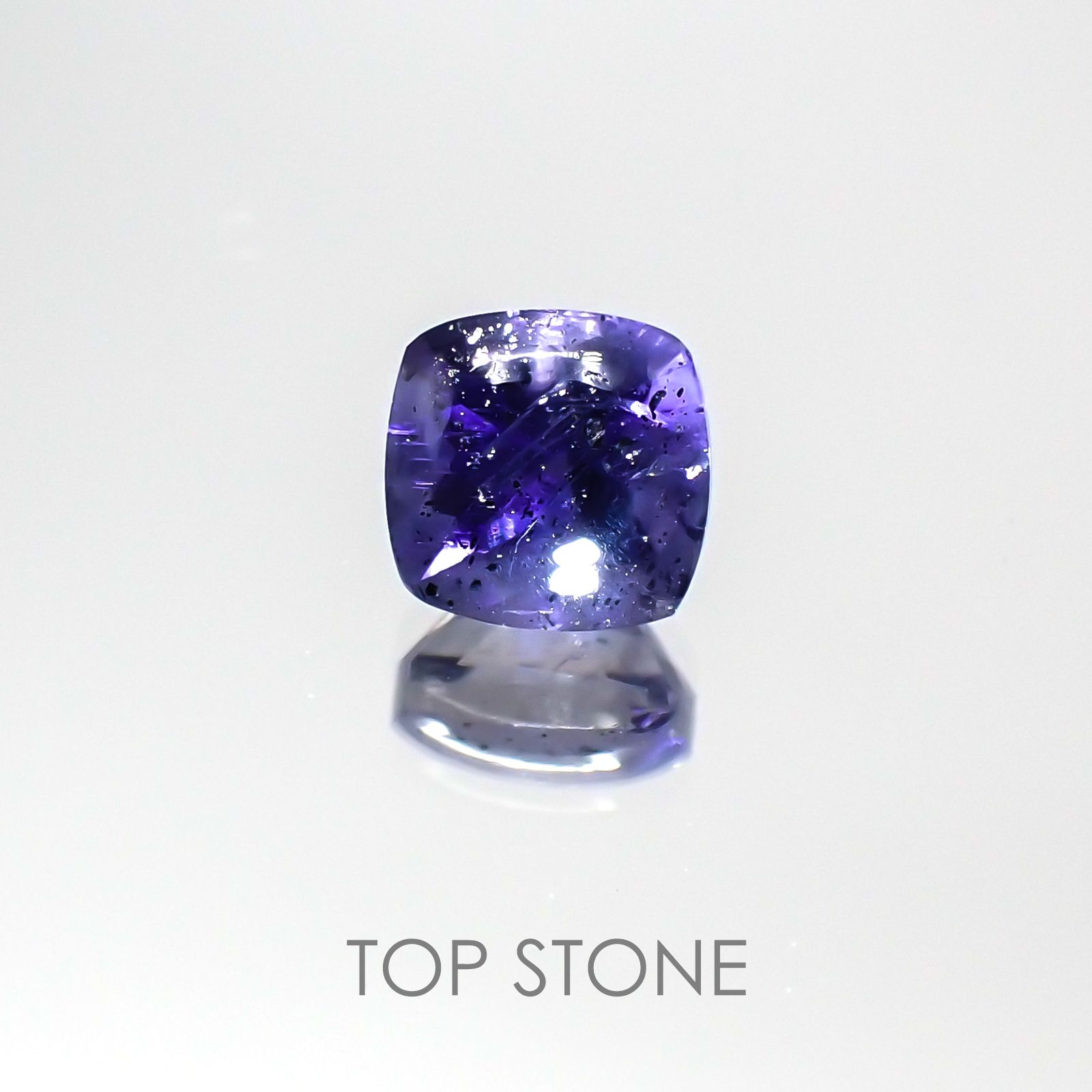 アイオライトサンストーン インド・ブラジル産 ルース 1.19ct[20118179]6×6mm前後