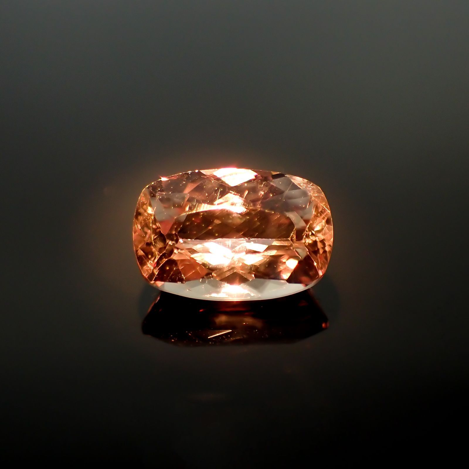カラーチェンジ ダイアスポア(宝石名ダイアスポア カラーチェンジ・タイプ) トルコ産 1.777ct ソ付[210711632]8.7×5.9mm前後