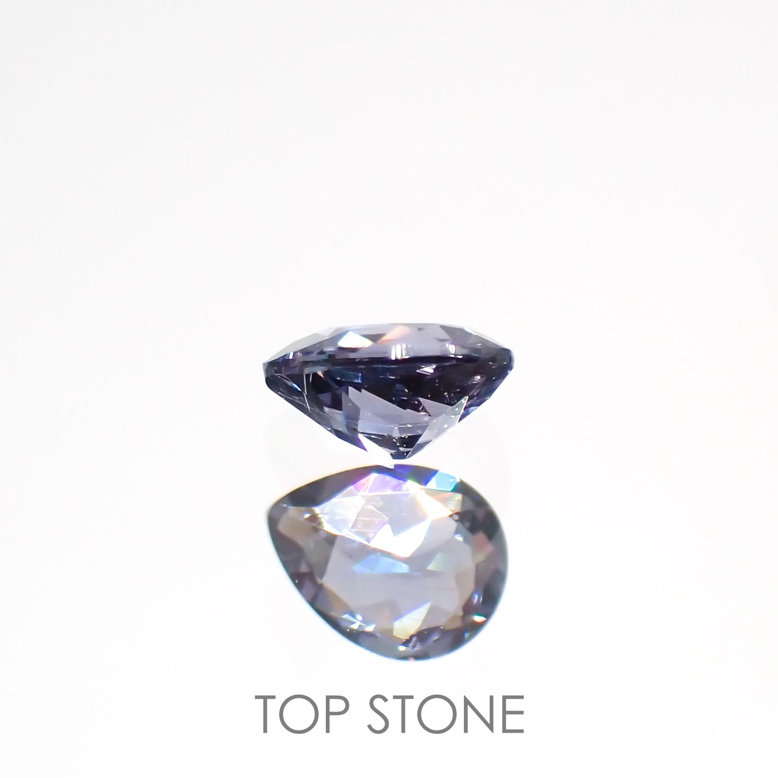 カラーチェンジガーネット アレキタイプ(宝石名ガーネット)マダガスカル・ベキリー産 0.19ct 識別済[220616435]4.1x3.1mm前後