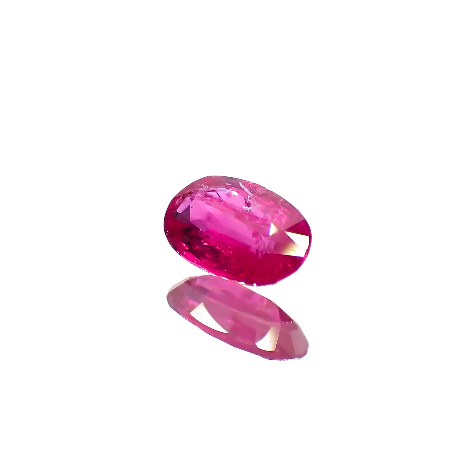 ルビー(宝石名ルビー)モザンビーク産 0.40ct 識別済[220616088]5.6x3.5mm前後