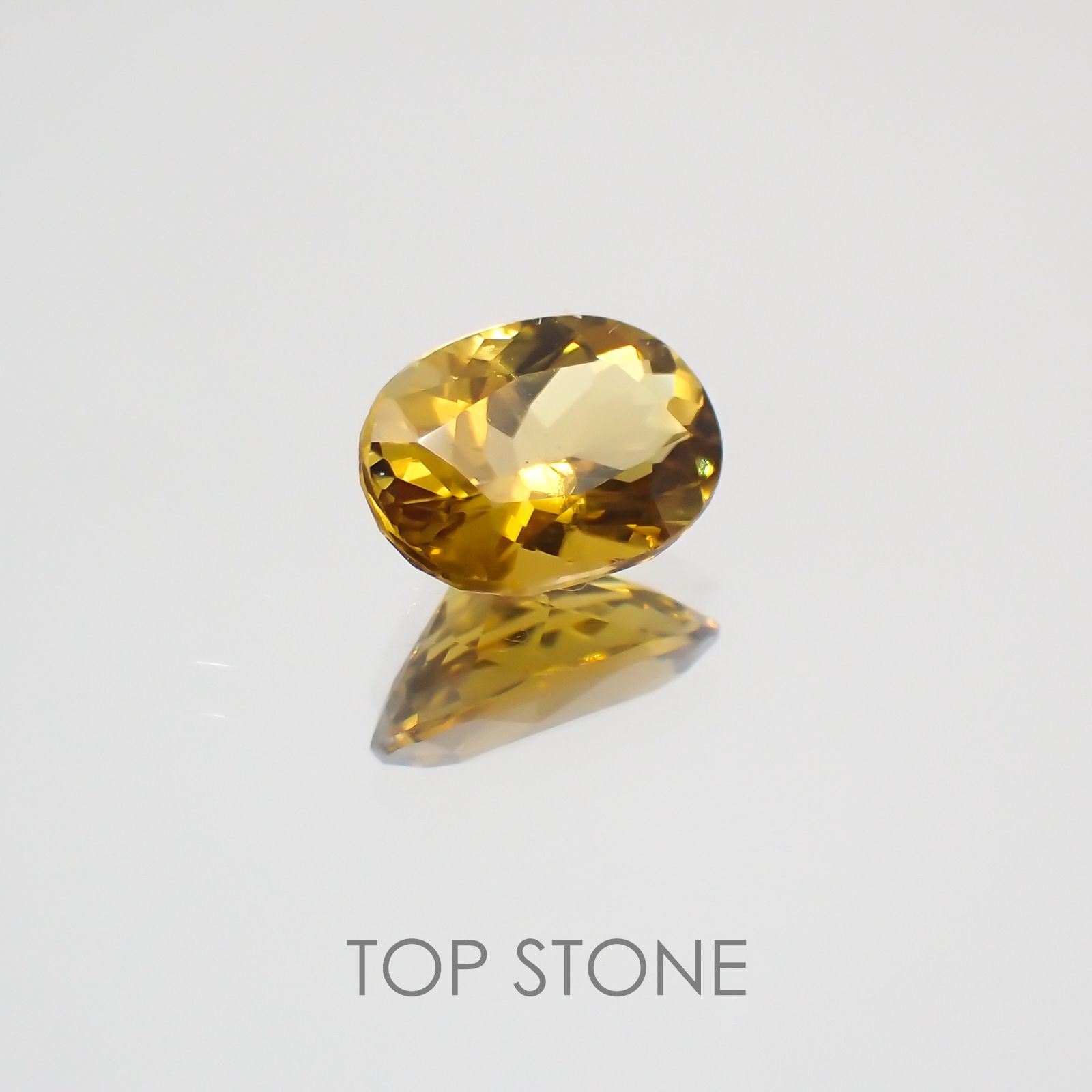 コンドロダイト パキスタン産 ルース 0.588ct  ソーティング付き[21019591]6.4×4.5mm前後