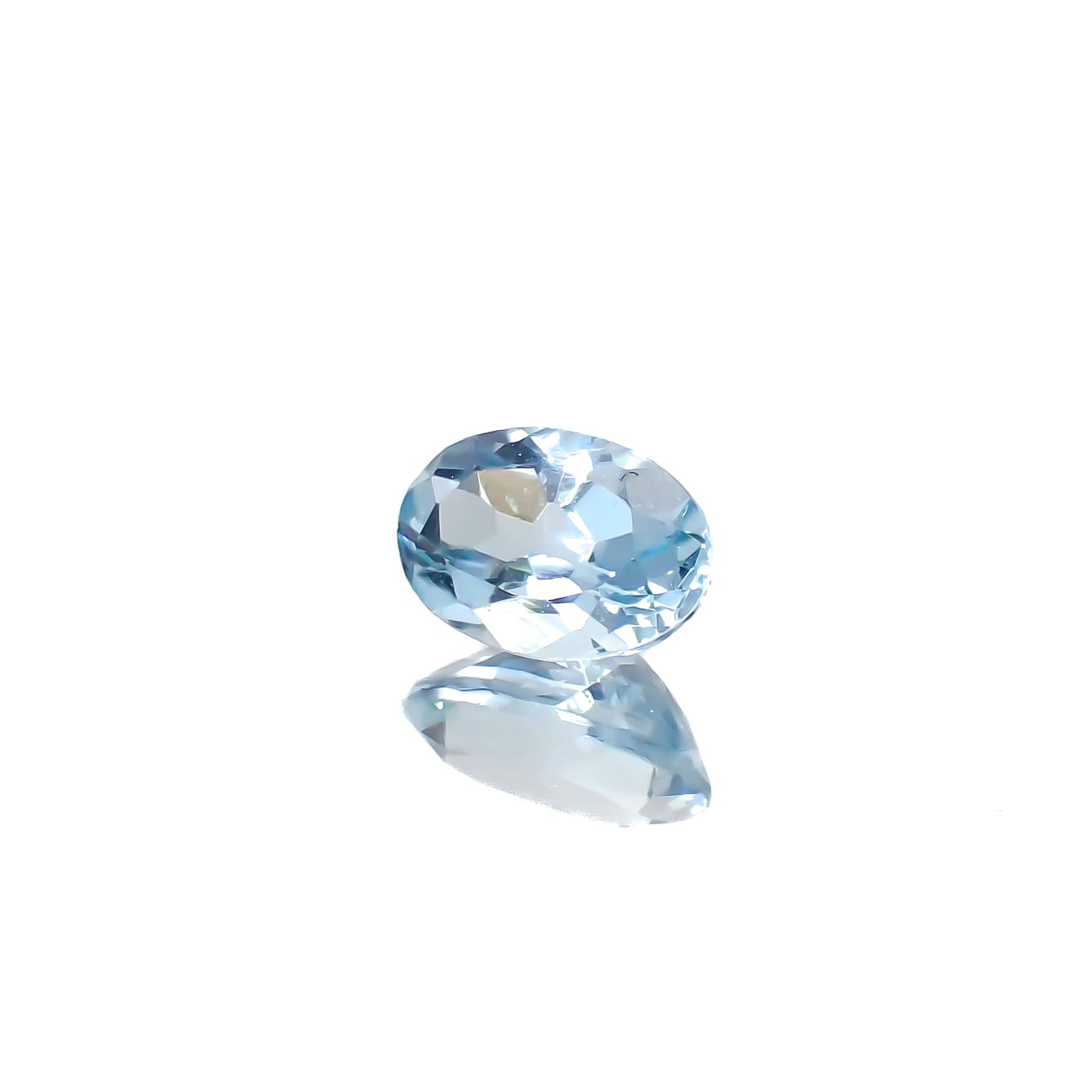 アクアマリン(宝石名アクアマリン)モザンビーク産 0.42ct 識別済[230421757]6.1x4mm前後