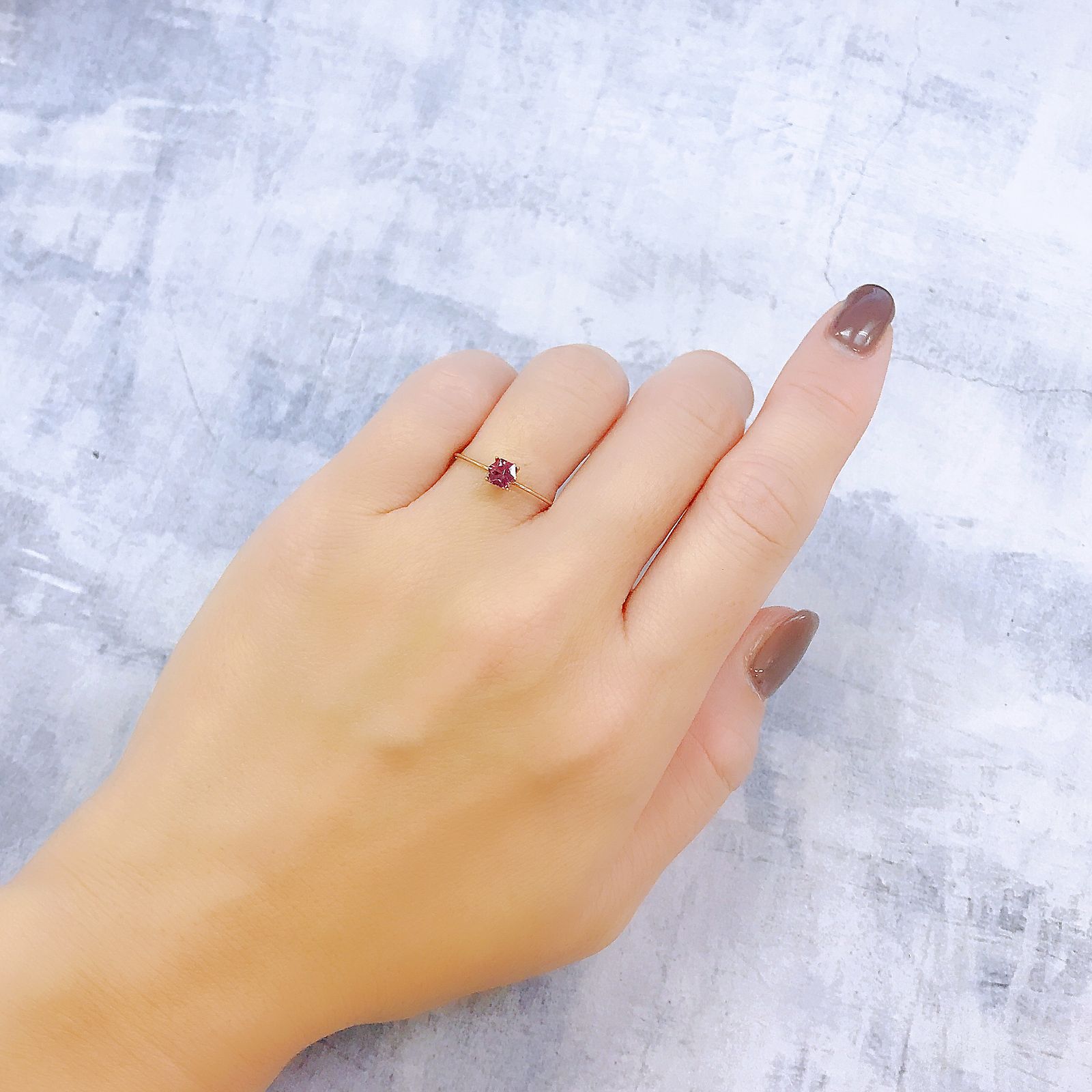 ◇ヘキサゴンカット◇カラーシフトマラヤガーネットSA(宝石名ガーネット)タンザニア産 0.41ct 識別済[220918043]4.1x4mm前後